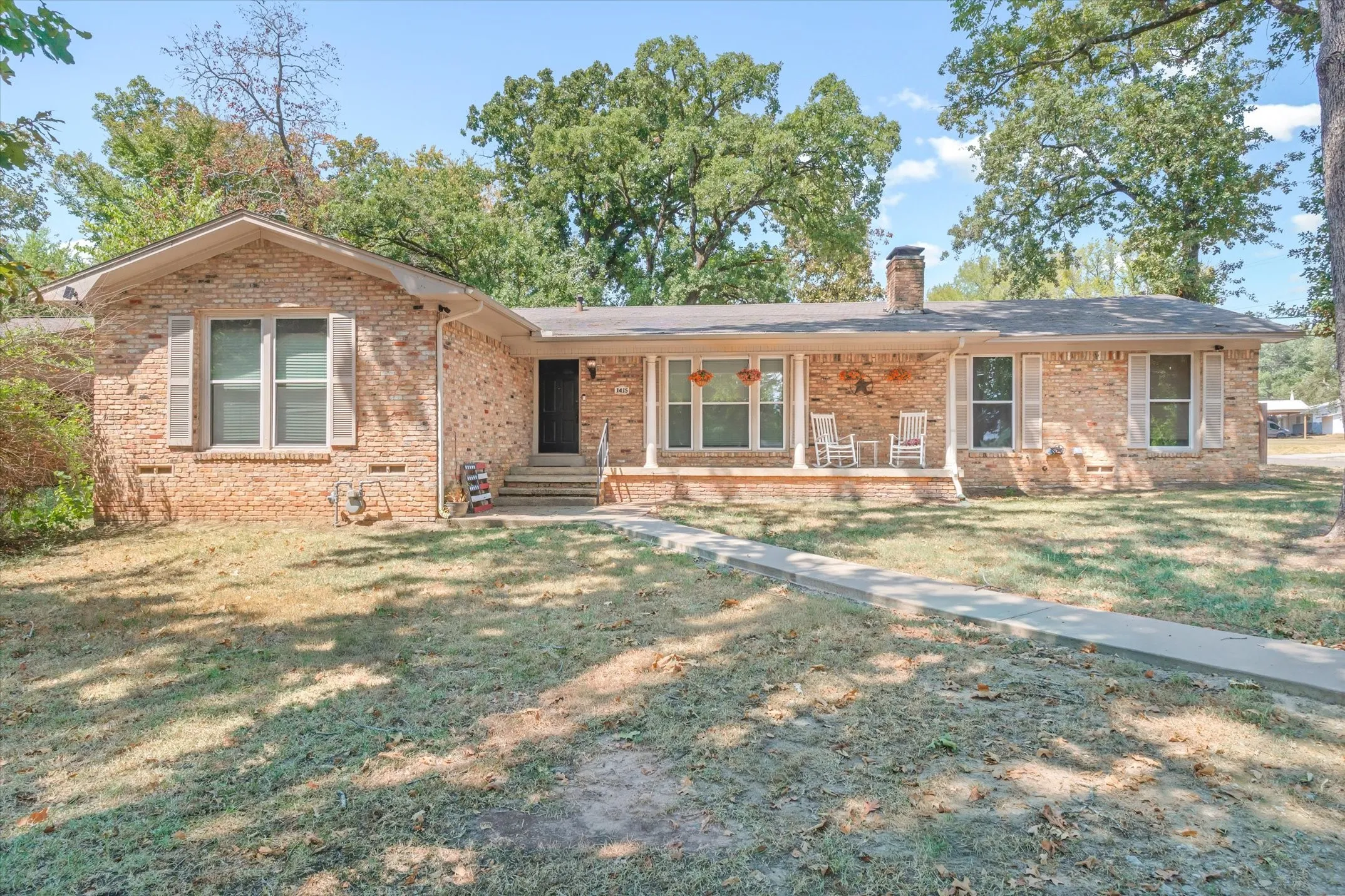 Single Family Residence For Sale in Van Zandt County , 1415 Glenlain Dr, Grand Saline, Texas 75140, 4 Bedroom, 2 Bathroom, Garage spaces, 2,021 Sqft, built in 1973, mls#21390884, Real Estate Agent in Grand Saline, Homes For Sale in Van Zandt county, Homes For Sale in Grand Saline, Realtor in Grand Saline Texas, Real Estate Brokerage Independent Realty Texas, Luminita Cordes Realtor