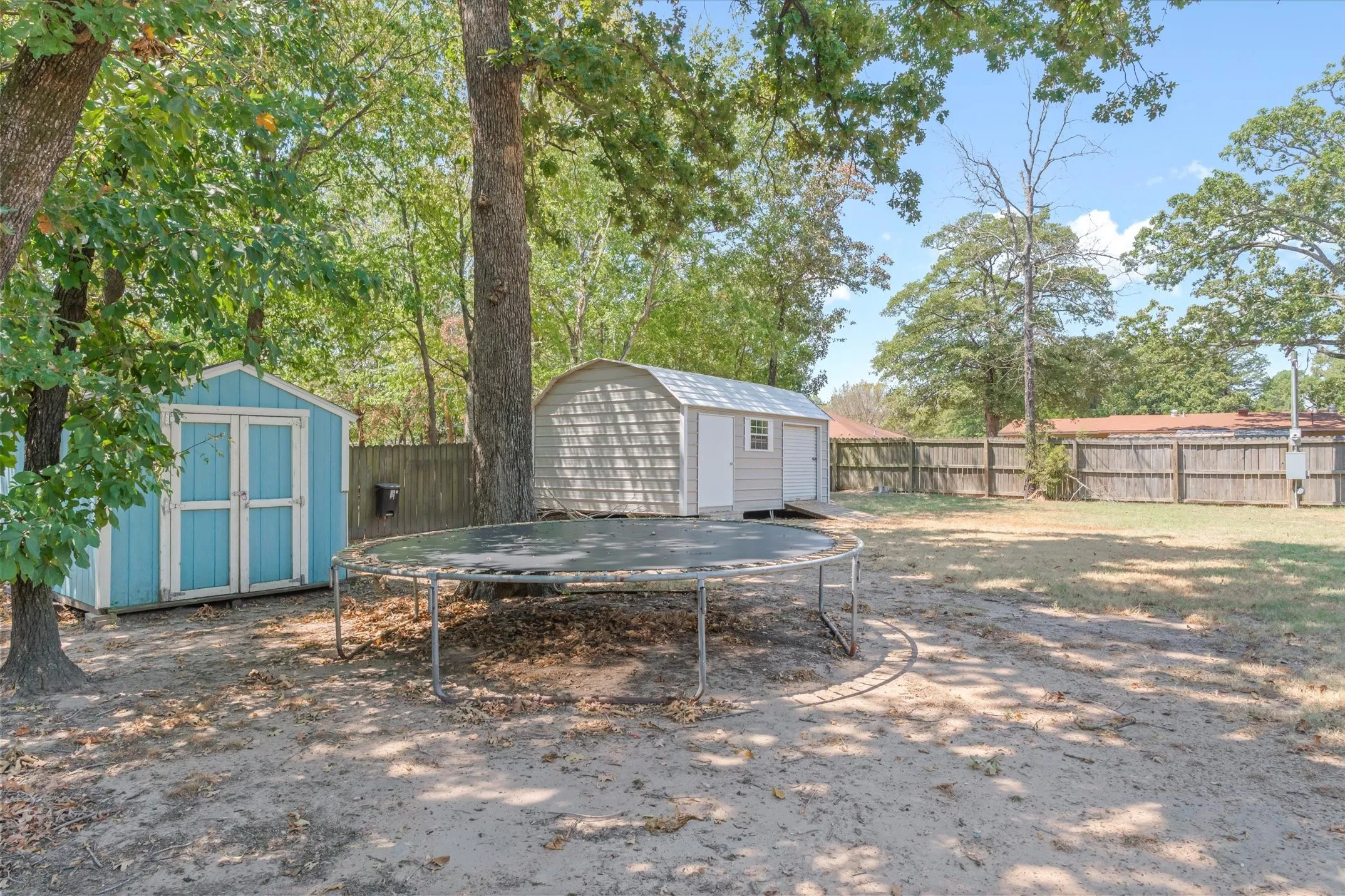 Single Family Residence For Sale in Van Zandt County , 1415 Glenlain Dr, Grand Saline, Texas 75140, 4 Bedroom, 2 Bathroom, Garage spaces, 2,021 Sqft, built in 1973, mls#21390884, Real Estate Agent in Grand Saline, Homes For Sale in Van Zandt county, Homes For Sale in Grand Saline, Realtor in Grand Saline Texas, Real Estate Brokerage Independent Realty Texas, Luminita Cordes Realtor