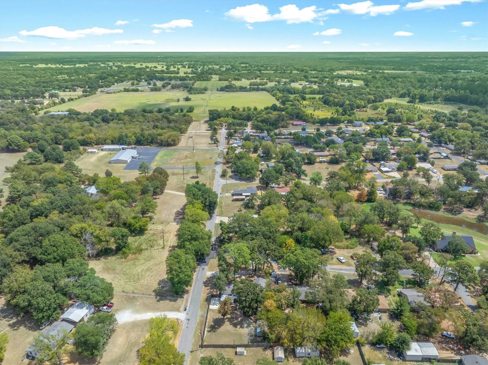 Single Family Residence For Sale in Van Zandt County , 1415 Glenlain Dr, Grand Saline, Texas 75140, 4 Bedroom, 2 Bathroom, Garage spaces, 2,021 Sqft, built in 1973, mls#21390884, Real Estate Agent in Grand Saline, Homes For Sale in Van Zandt county, Homes For Sale in Grand Saline, Realtor in Grand Saline Texas, Real Estate Brokerage Independent Realty Texas, Luminita Cordes Realtor