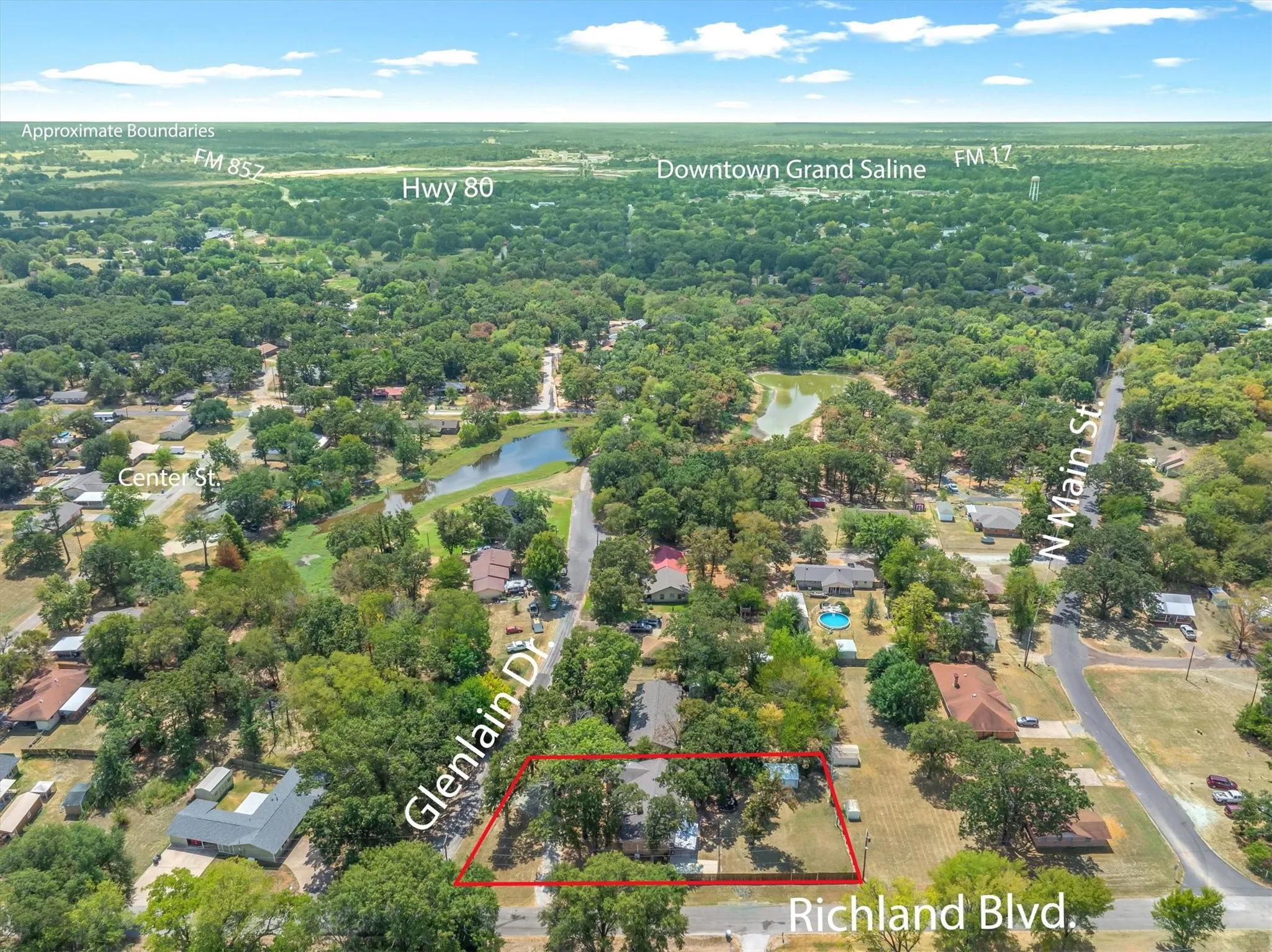 Single Family Residence For Sale in Van Zandt County , 1415 Glenlain Dr, Grand Saline, Texas 75140, 4 Bedroom, 2 Bathroom, Garage spaces, 2,021 Sqft, built in 1973, mls#21390884, Real Estate Agent in Grand Saline, Homes For Sale in Van Zandt county, Homes For Sale in Grand Saline, Realtor in Grand Saline Texas, Real Estate Brokerage Independent Realty Texas, Luminita Cordes Realtor