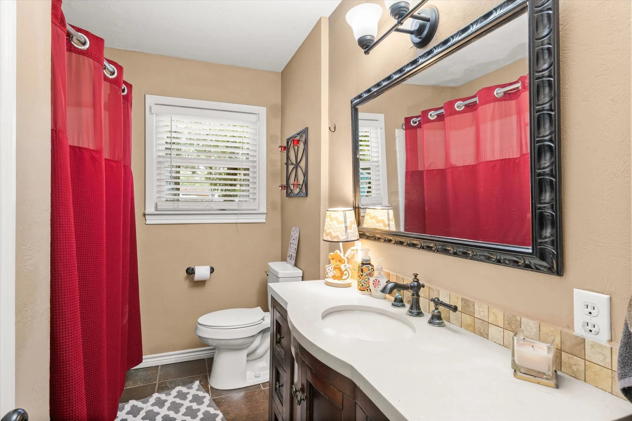 Single Family Residence For Sale in Van Zandt County , 1415 Glenlain Dr, Grand Saline, Texas 75140, 4 Bedroom, 2 Bathroom, Garage spaces, 2,021 Sqft, built in 1973, mls#21390884, Real Estate Agent in Grand Saline, Homes For Sale in Van Zandt county, Homes For Sale in Grand Saline, Realtor in Grand Saline Texas, Real Estate Brokerage Independent Realty Texas, Luminita Cordes Realtor