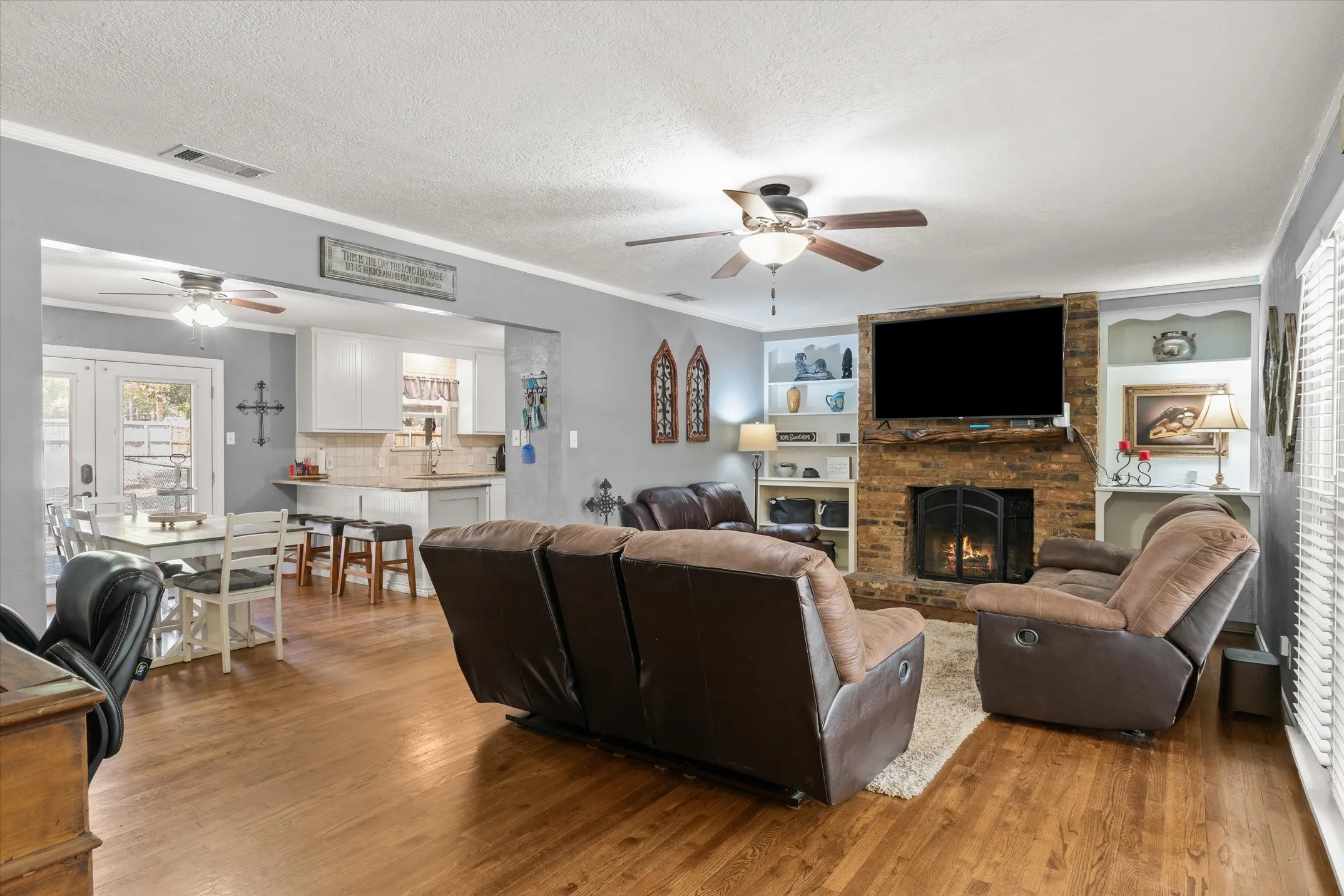 Single Family Residence For Sale in Van Zandt County , 1415 Glenlain Dr, Grand Saline, Texas 75140, 4 Bedroom, 2 Bathroom, Garage spaces, 2,021 Sqft, built in 1973, mls#21390884, Real Estate Agent in Grand Saline, Homes For Sale in Van Zandt county, Homes For Sale in Grand Saline, Realtor in Grand Saline Texas, Real Estate Brokerage Independent Realty Texas, Luminita Cordes Realtor