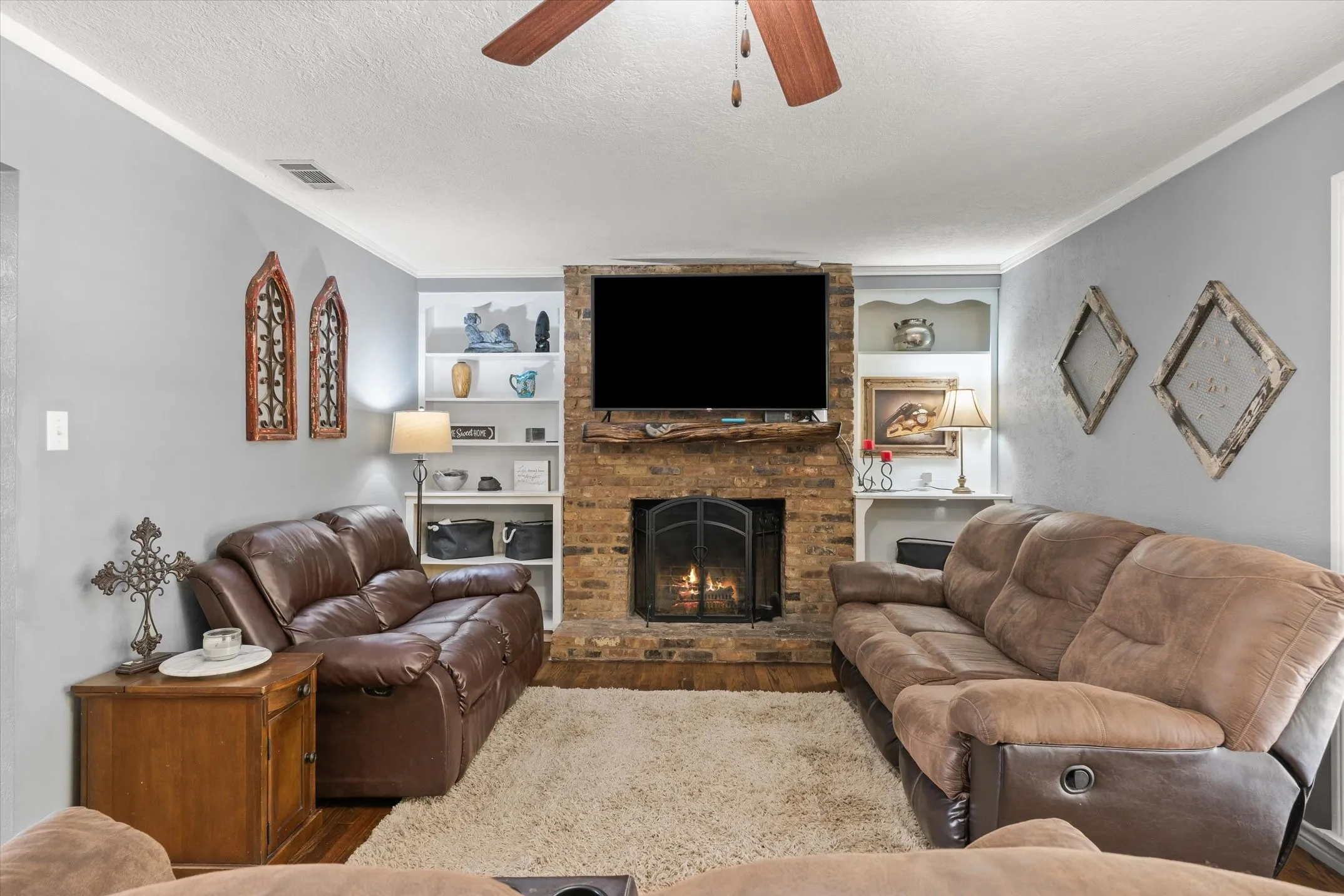 Single Family Residence For Sale in Van Zandt County , 1415 Glenlain Dr, Grand Saline, Texas 75140, 4 Bedroom, 2 Bathroom, Garage spaces, 2,021 Sqft, built in 1973, mls#21390884, Real Estate Agent in Grand Saline, Homes For Sale in Van Zandt county, Homes For Sale in Grand Saline, Realtor in Grand Saline Texas, Real Estate Brokerage Independent Realty Texas, Luminita Cordes Realtor