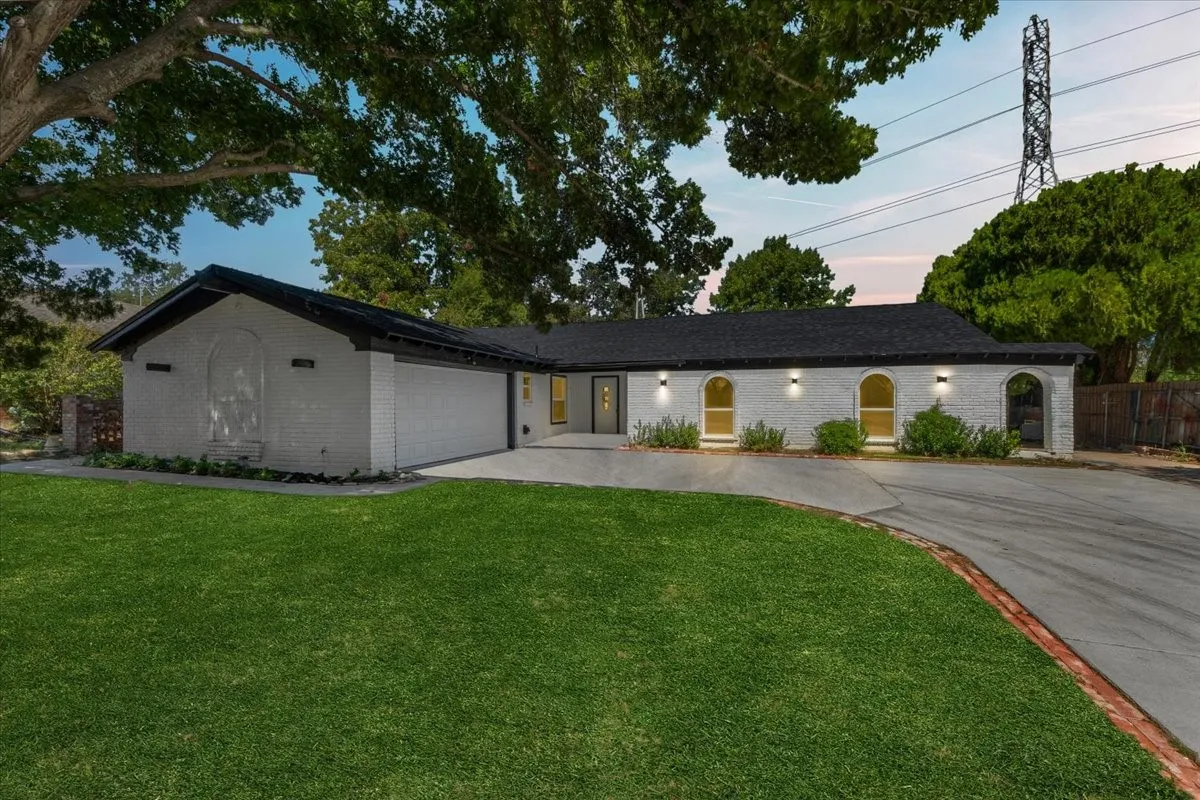 Single Family Residence For Sale