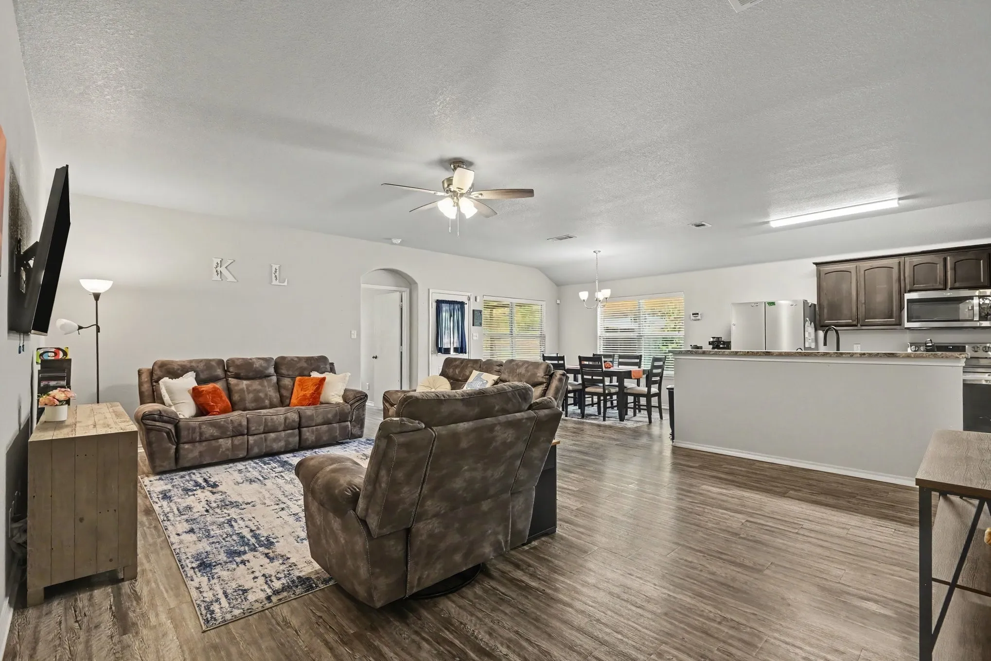Single Family Residence For Sale in Parker County , 249 Walnut Bend Road, Springtown, Texas 76082, 3 Bedroom, 2 Bathroom, 2 Garage spaces, 1,658 Sqft, built in 2017, mls#21386822, Real Estate Agent in Springtown, Homes For Sale in Parker county, Homes For Sale in Springtown, Realtor in Springtown Texas, Real Estate Brokerage Independent Realty Texas, Luminita Cordes Realtor