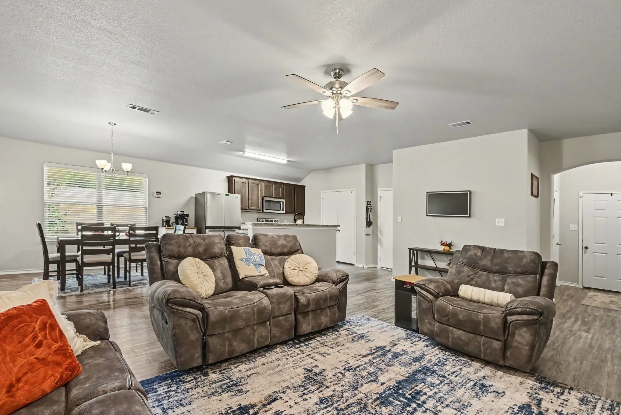 Single Family Residence For Sale in Parker County , 249 Walnut Bend Road, Springtown, Texas 76082, 3 Bedroom, 2 Bathroom, 2 Garage spaces, 1,658 Sqft, built in 2017, mls#21386822, Real Estate Agent in Springtown, Homes For Sale in Parker county, Homes For Sale in Springtown, Realtor in Springtown Texas, Real Estate Brokerage Independent Realty Texas, Luminita Cordes Realtor