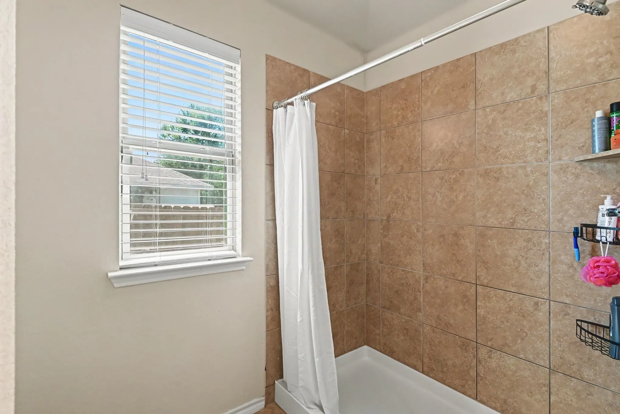 Single Family Residence For Sale in Parker County , 249 Walnut Bend Road, Springtown, Texas 76082, 3 Bedroom, 2 Bathroom, 2 Garage spaces, 1,658 Sqft, built in 2017, mls#21386822, Real Estate Agent in Springtown, Homes For Sale in Parker county, Homes For Sale in Springtown, Realtor in Springtown Texas, Real Estate Brokerage Independent Realty Texas, Luminita Cordes Realtor