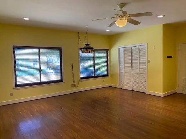 Single Family Residence For Sale in Henderson County , 702 Mulberry Drive, Athens, Texas 75751, 3 Bedroom, 5 Bathroom, 3 Garage spaces, 4,693 Sqft, built in 1960, mls#21390754, Real Estate Agent in Athens, Homes For Sale in Henderson county, Homes For Sale in Athens, Realtor in Athens Texas, Real Estate Brokerage Independent Realty Texas, Luminita Cordes Realtor