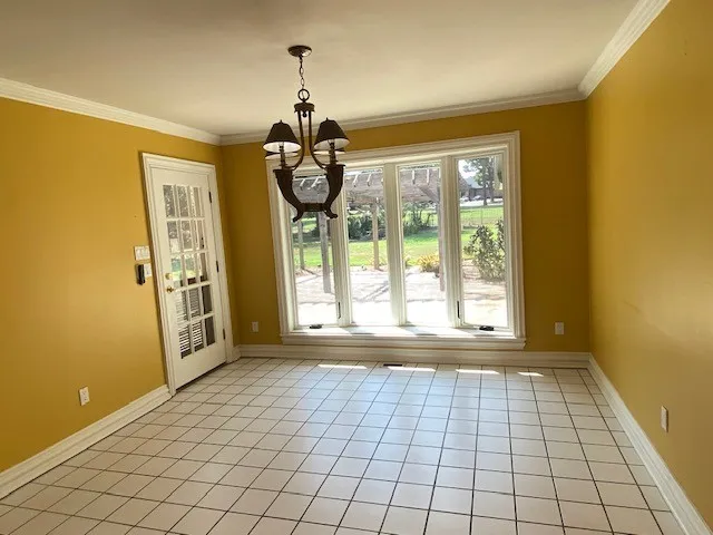 Single Family Residence For Sale in Henderson County , 702 Mulberry Drive, Athens, Texas 75751, 3 Bedroom, 5 Bathroom, 3 Garage spaces, 4,693 Sqft, built in 1960, mls#21390754, Real Estate Agent in Athens, Homes For Sale in Henderson county, Homes For Sale in Athens, Realtor in Athens Texas, Real Estate Brokerage Independent Realty Texas, Luminita Cordes Realtor