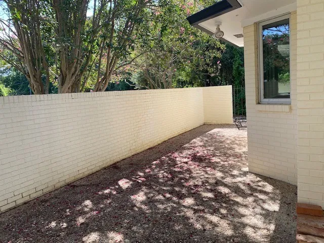 Single Family Residence For Sale in Henderson County , 702 Mulberry Drive, Athens, Texas 75751, 3 Bedroom, 5 Bathroom, 3 Garage spaces, 4,693 Sqft, built in 1960, mls#21390754, Real Estate Agent in Athens, Homes For Sale in Henderson county, Homes For Sale in Athens, Realtor in Athens Texas, Real Estate Brokerage Independent Realty Texas, Luminita Cordes Realtor