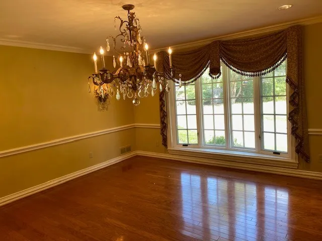 Single Family Residence For Sale in Henderson County , 702 Mulberry Drive, Athens, Texas 75751, 3 Bedroom, 5 Bathroom, 3 Garage spaces, 4,693 Sqft, built in 1960, mls#21390754, Real Estate Agent in Athens, Homes For Sale in Henderson county, Homes For Sale in Athens, Realtor in Athens Texas, Real Estate Brokerage Independent Realty Texas, Luminita Cordes Realtor