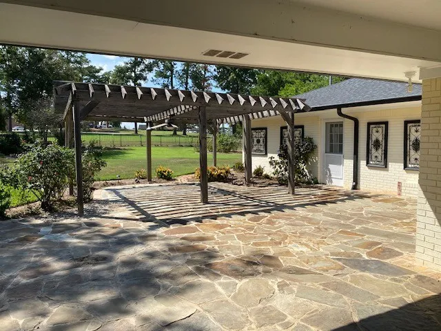 Single Family Residence For Sale in Henderson County , 702 Mulberry Drive, Athens, Texas 75751, 3 Bedroom, 5 Bathroom, 3 Garage spaces, 4,693 Sqft, built in 1960, mls#21390754, Real Estate Agent in Athens, Homes For Sale in Henderson county, Homes For Sale in Athens, Realtor in Athens Texas, Real Estate Brokerage Independent Realty Texas, Luminita Cordes Realtor