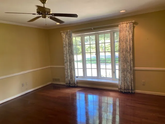 Single Family Residence For Sale in Henderson County , 702 Mulberry Drive, Athens, Texas 75751, 3 Bedroom, 5 Bathroom, 3 Garage spaces, 4,693 Sqft, built in 1960, mls#21390754, Real Estate Agent in Athens, Homes For Sale in Henderson county, Homes For Sale in Athens, Realtor in Athens Texas, Real Estate Brokerage Independent Realty Texas, Luminita Cordes Realtor