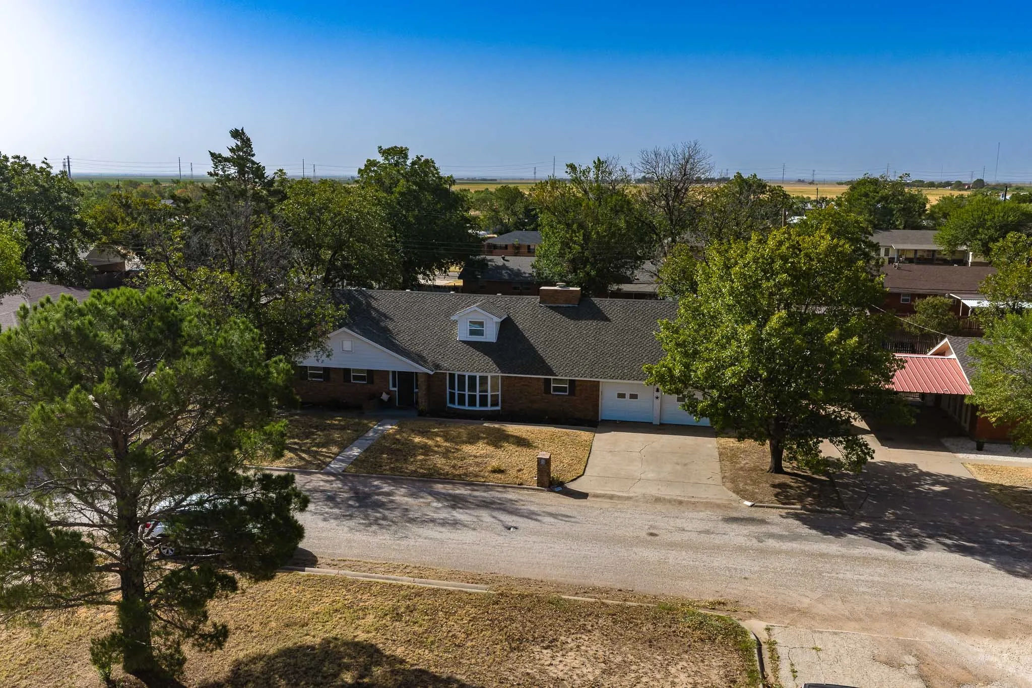 Single Family Residence For Sale in Jones County , 1406 Bartley Street, Stamford, Texas 79553, 4 Bedroom, 2 Bathroom, 2 Garage spaces, 2,698 Sqft, built in 1966, mls#21390536, Real Estate Agent in Stamford, Homes For Sale in Jones county, Homes For Sale in Stamford, Realtor in Stamford Texas, Real Estate Brokerage Independent Realty Texas, Luminita Cordes Realtor