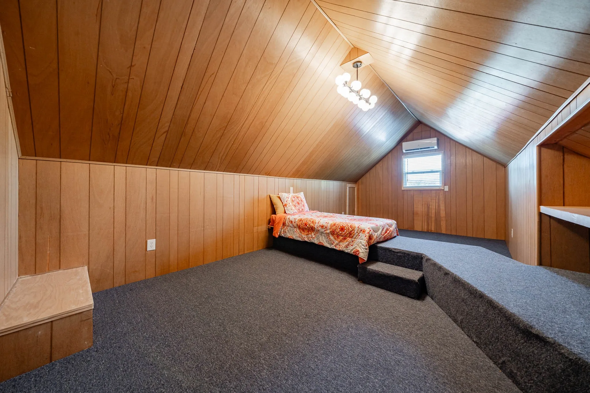 Single Family Residence For Sale in Jones County , 1406 Bartley Street, Stamford, Texas 79553, 4 Bedroom, 2 Bathroom, 2 Garage spaces, 2,698 Sqft, built in 1966, mls#21390536, Real Estate Agent in Stamford, Homes For Sale in Jones county, Homes For Sale in Stamford, Realtor in Stamford Texas, Real Estate Brokerage Independent Realty Texas, Luminita Cordes Realtor