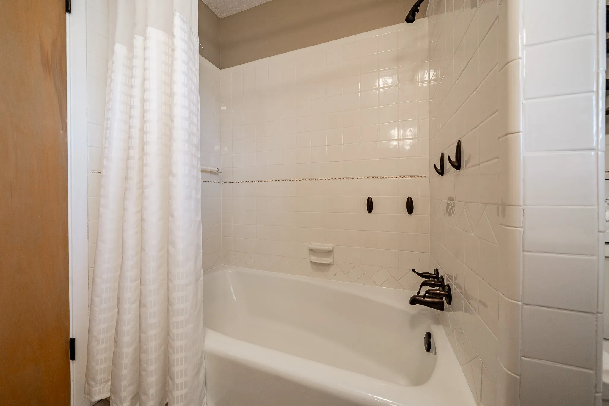 Single Family Residence For Sale in Jones County , 1406 Bartley Street, Stamford, Texas 79553, 4 Bedroom, 2 Bathroom, 2 Garage spaces, 2,698 Sqft, built in 1966, mls#21390536, Real Estate Agent in Stamford, Homes For Sale in Jones county, Homes For Sale in Stamford, Realtor in Stamford Texas, Real Estate Brokerage Independent Realty Texas, Luminita Cordes Realtor