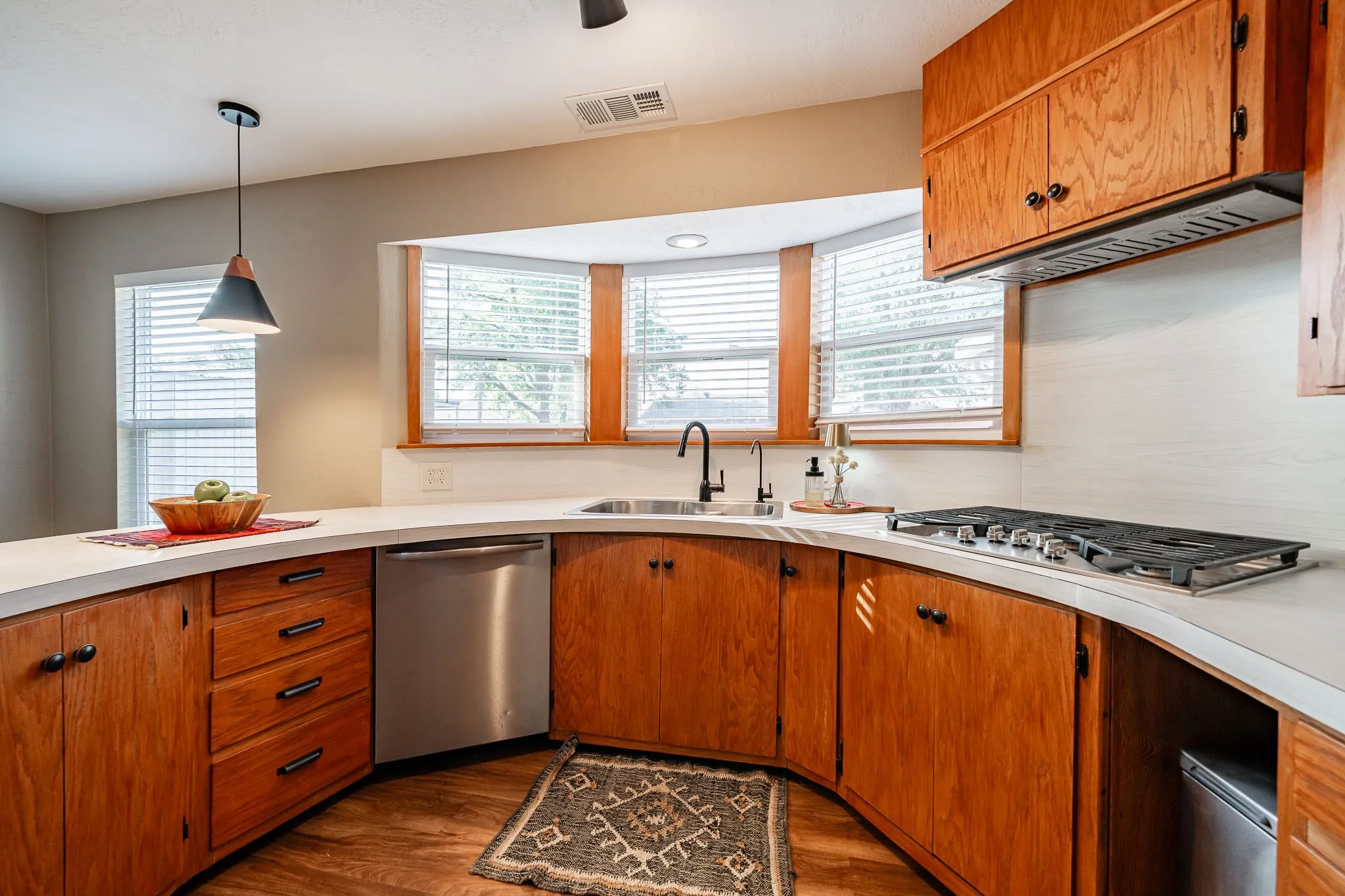 Single Family Residence For Sale in Jones County , 1406 Bartley Street, Stamford, Texas 79553, 4 Bedroom, 2 Bathroom, 2 Garage spaces, 2,698 Sqft, built in 1966, mls#21390536, Real Estate Agent in Stamford, Homes For Sale in Jones county, Homes For Sale in Stamford, Realtor in Stamford Texas, Real Estate Brokerage Independent Realty Texas, Luminita Cordes Realtor
