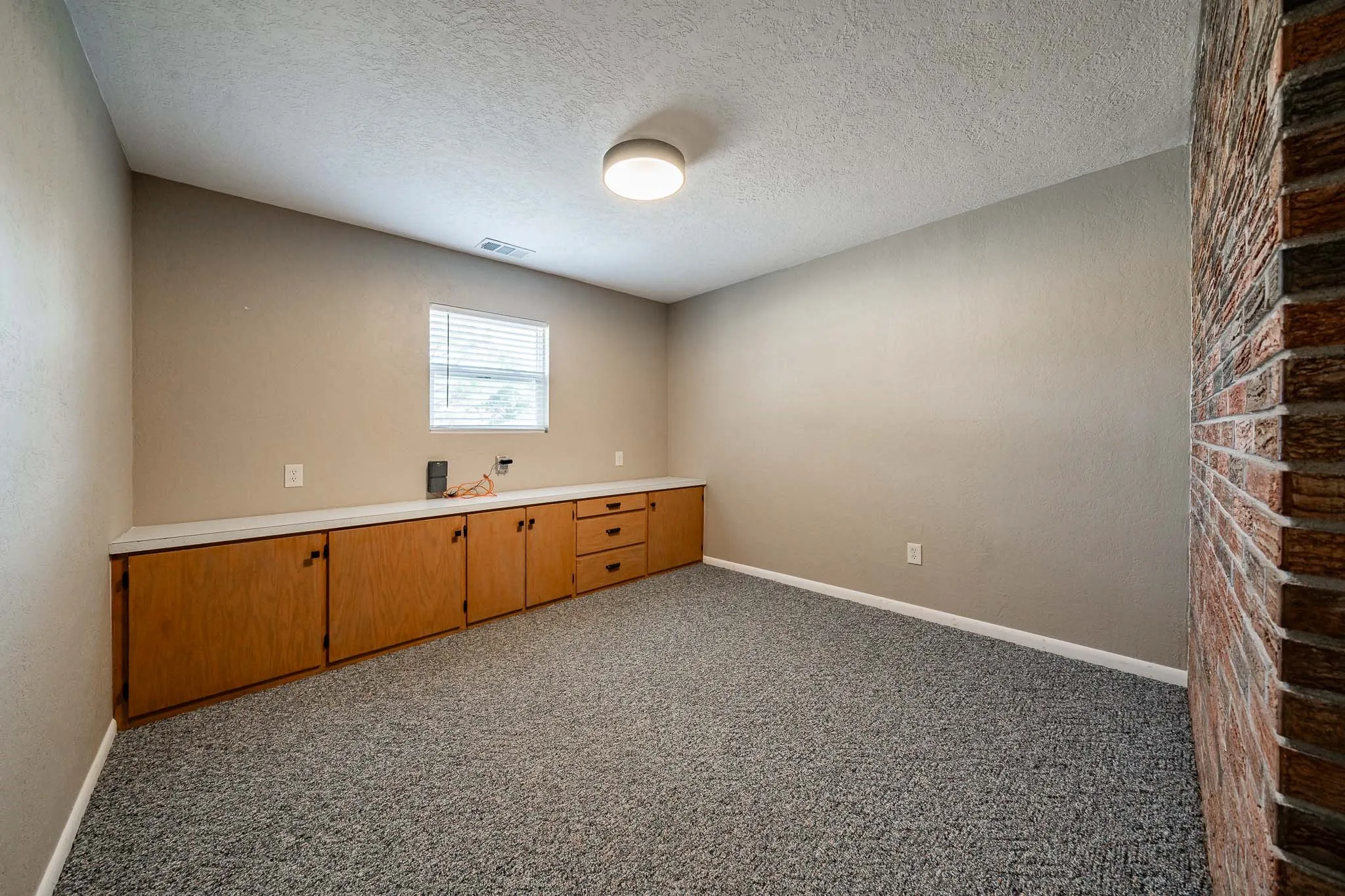 Single Family Residence For Sale in Jones County , 1406 Bartley Street, Stamford, Texas 79553, 4 Bedroom, 2 Bathroom, 2 Garage spaces, 2,698 Sqft, built in 1966, mls#21390536, Real Estate Agent in Stamford, Homes For Sale in Jones county, Homes For Sale in Stamford, Realtor in Stamford Texas, Real Estate Brokerage Independent Realty Texas, Luminita Cordes Realtor