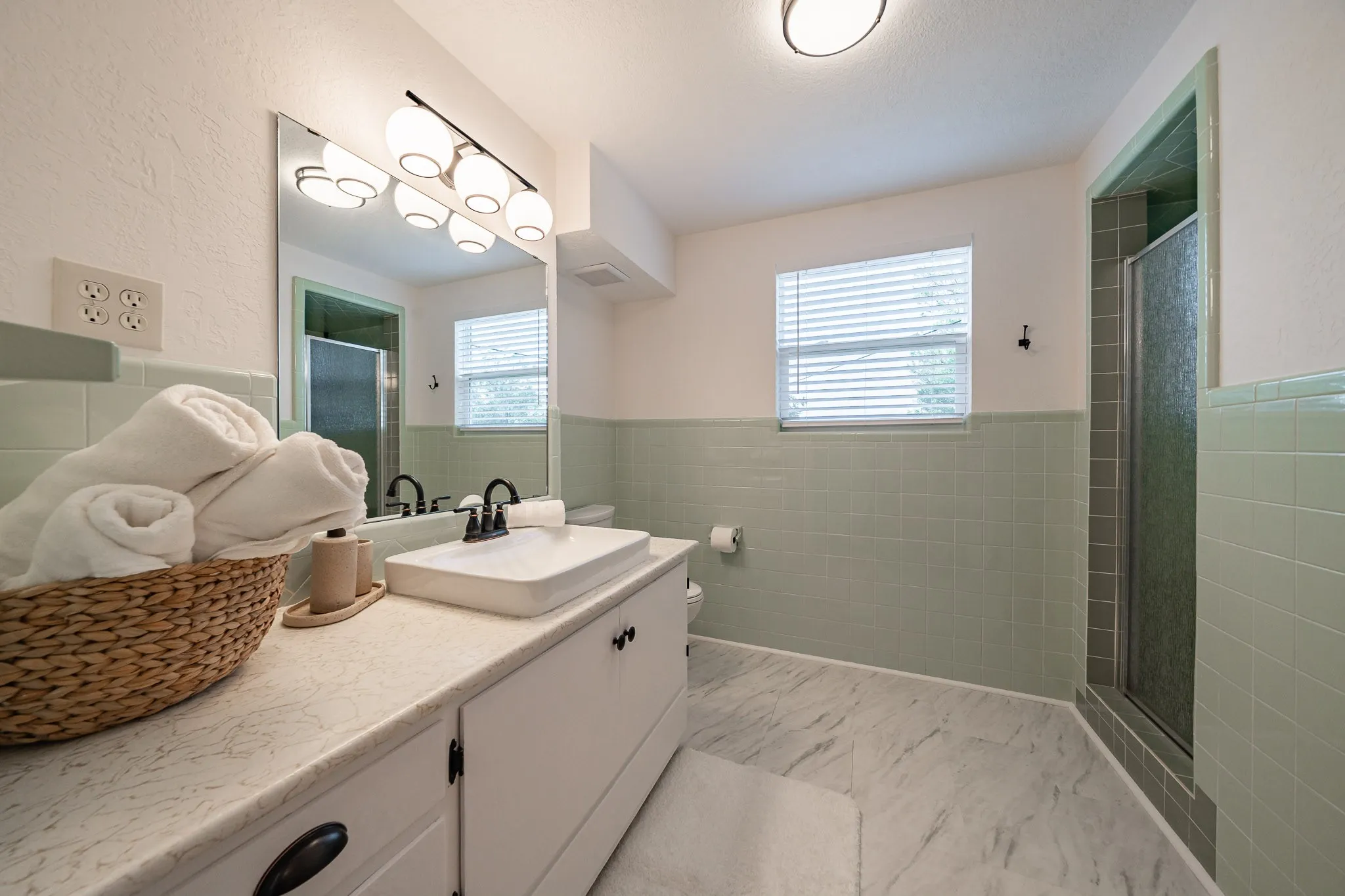 Single Family Residence For Sale in Jones County , 1406 Bartley Street, Stamford, Texas 79553, 4 Bedroom, 2 Bathroom, 2 Garage spaces, 2,698 Sqft, built in 1966, mls#21390536, Real Estate Agent in Stamford, Homes For Sale in Jones county, Homes For Sale in Stamford, Realtor in Stamford Texas, Real Estate Brokerage Independent Realty Texas, Luminita Cordes Realtor