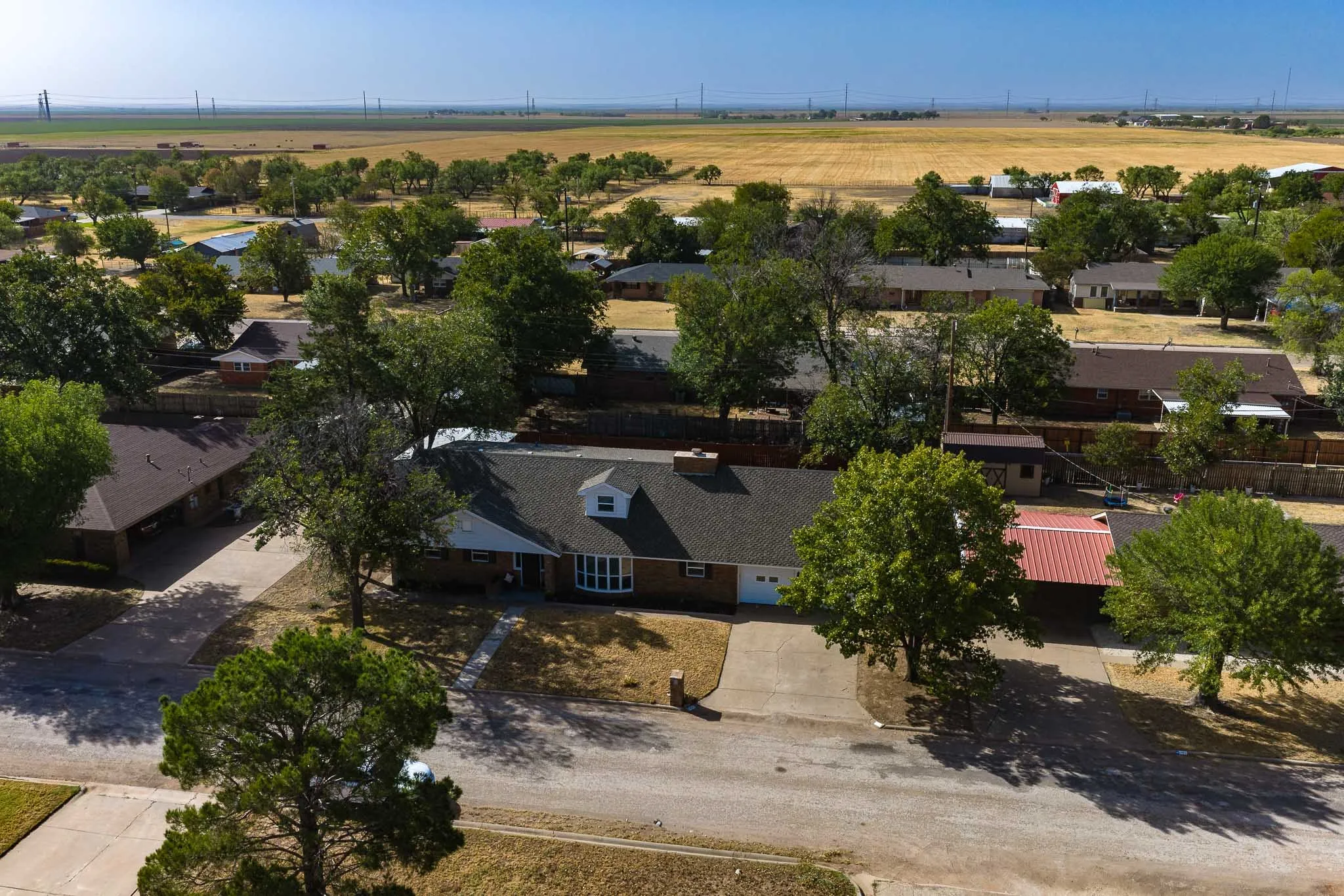 Single Family Residence For Sale in Jones County , 1406 Bartley Street, Stamford, Texas 79553, 4 Bedroom, 2 Bathroom, 2 Garage spaces, 2,698 Sqft, built in 1966, mls#21390536, Real Estate Agent in Stamford, Homes For Sale in Jones county, Homes For Sale in Stamford, Realtor in Stamford Texas, Real Estate Brokerage Independent Realty Texas, Luminita Cordes Realtor