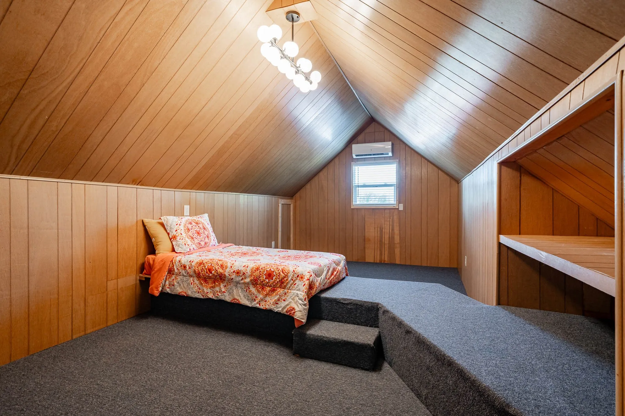 Single Family Residence For Sale in Jones County , 1406 Bartley Street, Stamford, Texas 79553, 4 Bedroom, 2 Bathroom, 2 Garage spaces, 2,698 Sqft, built in 1966, mls#21390536, Real Estate Agent in Stamford, Homes For Sale in Jones county, Homes For Sale in Stamford, Realtor in Stamford Texas, Real Estate Brokerage Independent Realty Texas, Luminita Cordes Realtor