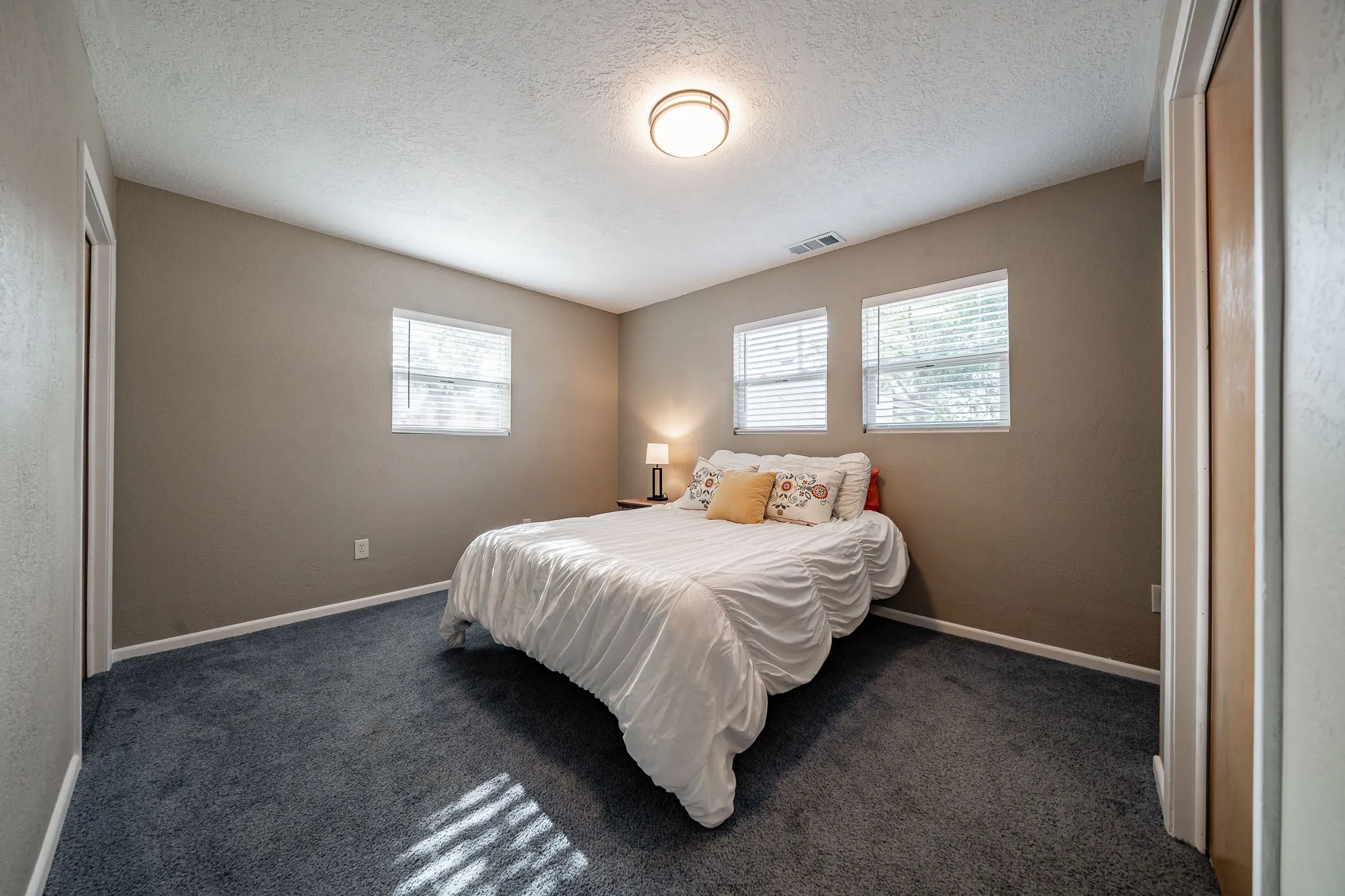 Single Family Residence For Sale in Jones County , 1406 Bartley Street, Stamford, Texas 79553, 4 Bedroom, 2 Bathroom, 2 Garage spaces, 2,698 Sqft, built in 1966, mls#21390536, Real Estate Agent in Stamford, Homes For Sale in Jones county, Homes For Sale in Stamford, Realtor in Stamford Texas, Real Estate Brokerage Independent Realty Texas, Luminita Cordes Realtor