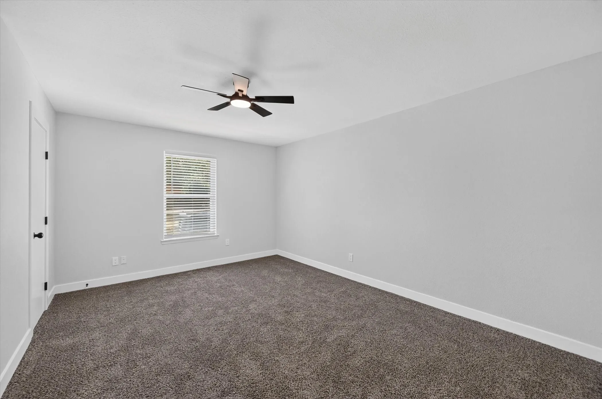 Single Family Residence For Sale in Johnson County , 4512 Cross Timber Road, Burleson, Texas 76028, 4 Bedroom, 2 Bathroom, 2 Garage spaces, 2,016 Sqft, built in 1975, mls#21390208, Real Estate Agent in Burleson, Homes For Sale in Johnson county, Homes For Sale in Burleson, Realtor in Burleson Texas, Real Estate Brokerage Independent Realty Texas, Luminita Cordes Realtor