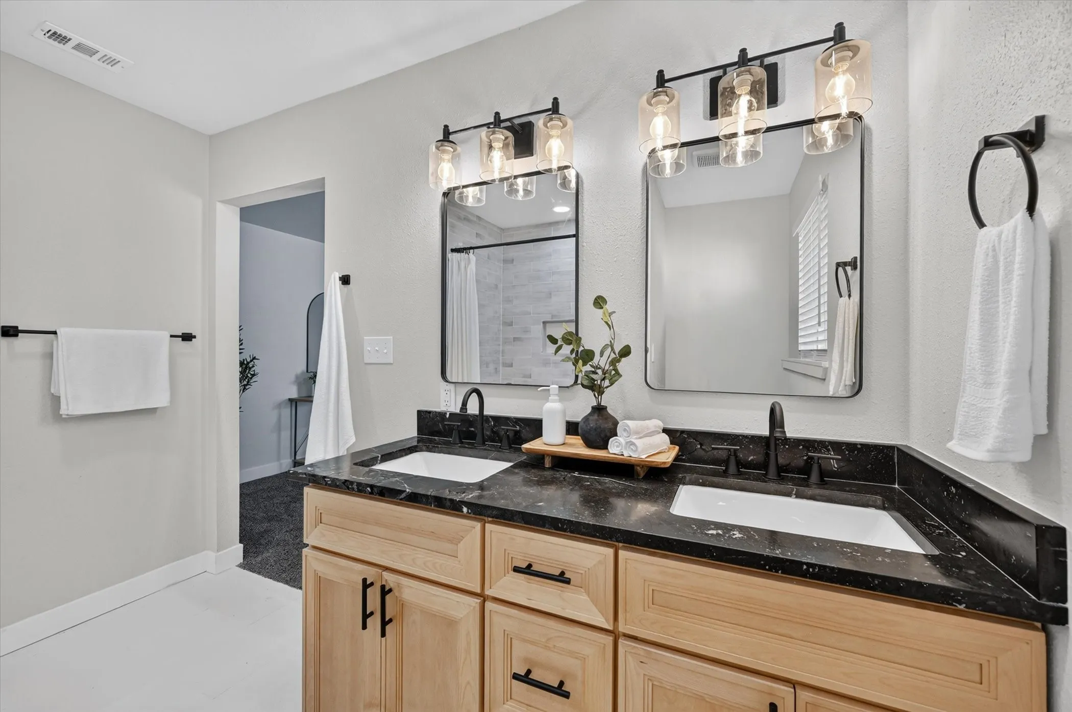 Single Family Residence For Sale in Johnson County , 4512 Cross Timber Road, Burleson, Texas 76028, 4 Bedroom, 2 Bathroom, 2 Garage spaces, 2,016 Sqft, built in 1975, mls#21390208, Real Estate Agent in Burleson, Homes For Sale in Johnson county, Homes For Sale in Burleson, Realtor in Burleson Texas, Real Estate Brokerage Independent Realty Texas, Luminita Cordes Realtor