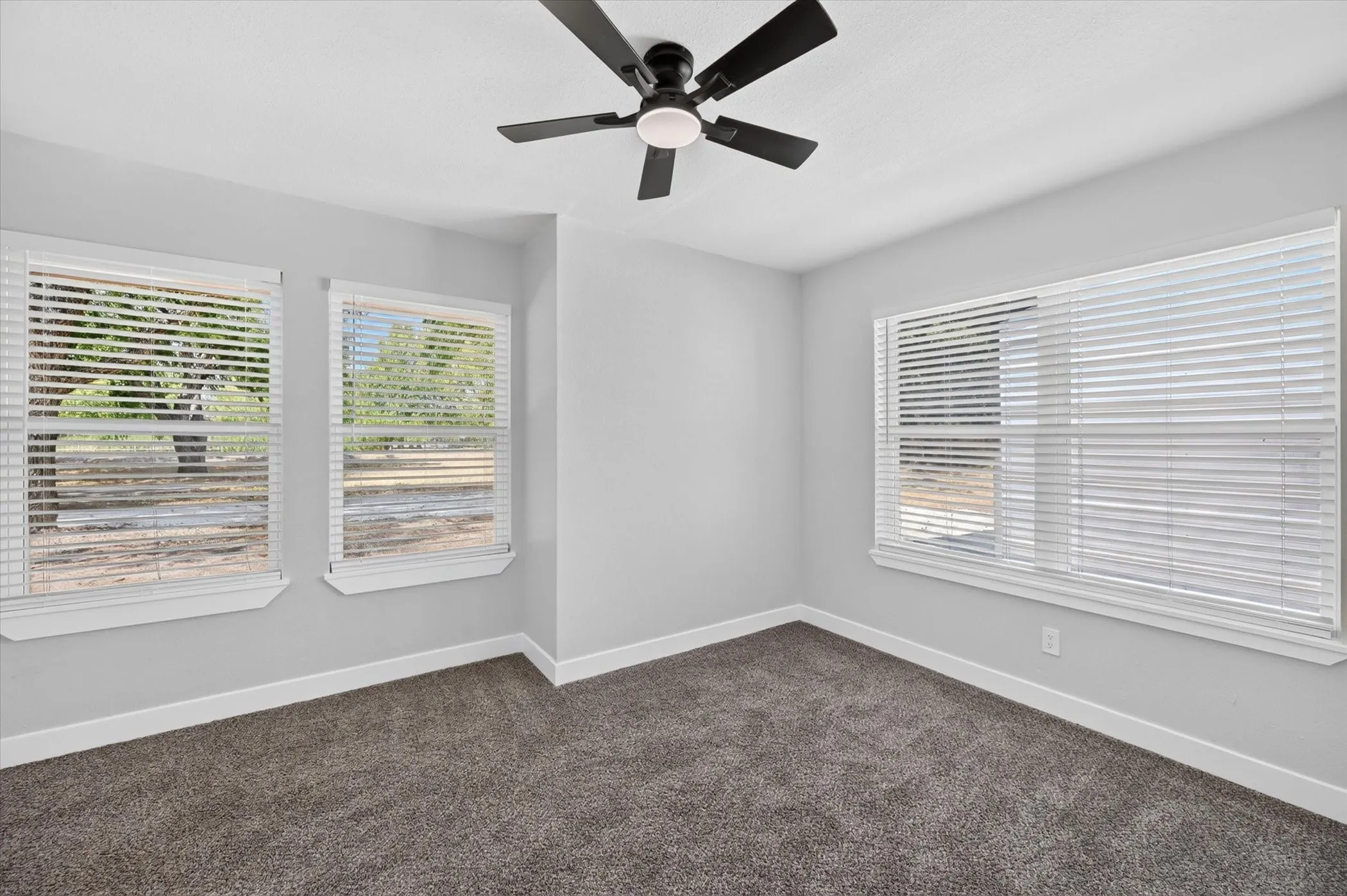 Single Family Residence For Sale in Johnson County , 4512 Cross Timber Road, Burleson, Texas 76028, 4 Bedroom, 2 Bathroom, 2 Garage spaces, 2,016 Sqft, built in 1975, mls#21390208, Real Estate Agent in Burleson, Homes For Sale in Johnson county, Homes For Sale in Burleson, Realtor in Burleson Texas, Real Estate Brokerage Independent Realty Texas, Luminita Cordes Realtor
