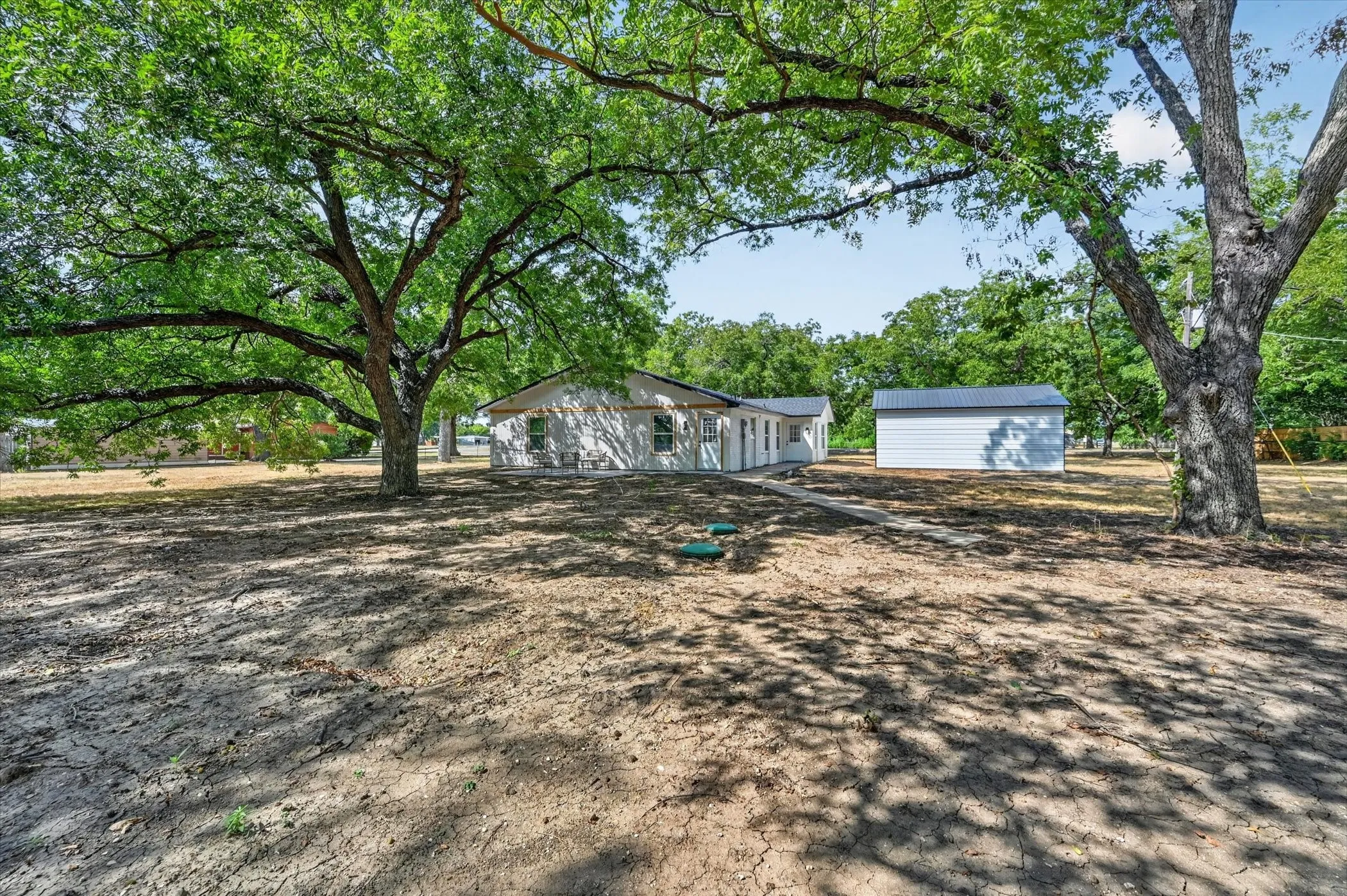 Single Family Residence For Sale in Johnson County , 4512 Cross Timber Road, Burleson, Texas 76028, 4 Bedroom, 2 Bathroom, 2 Garage spaces, 2,016 Sqft, built in 1975, mls#21390208, Real Estate Agent in Burleson, Homes For Sale in Johnson county, Homes For Sale in Burleson, Realtor in Burleson Texas, Real Estate Brokerage Independent Realty Texas, Luminita Cordes Realtor