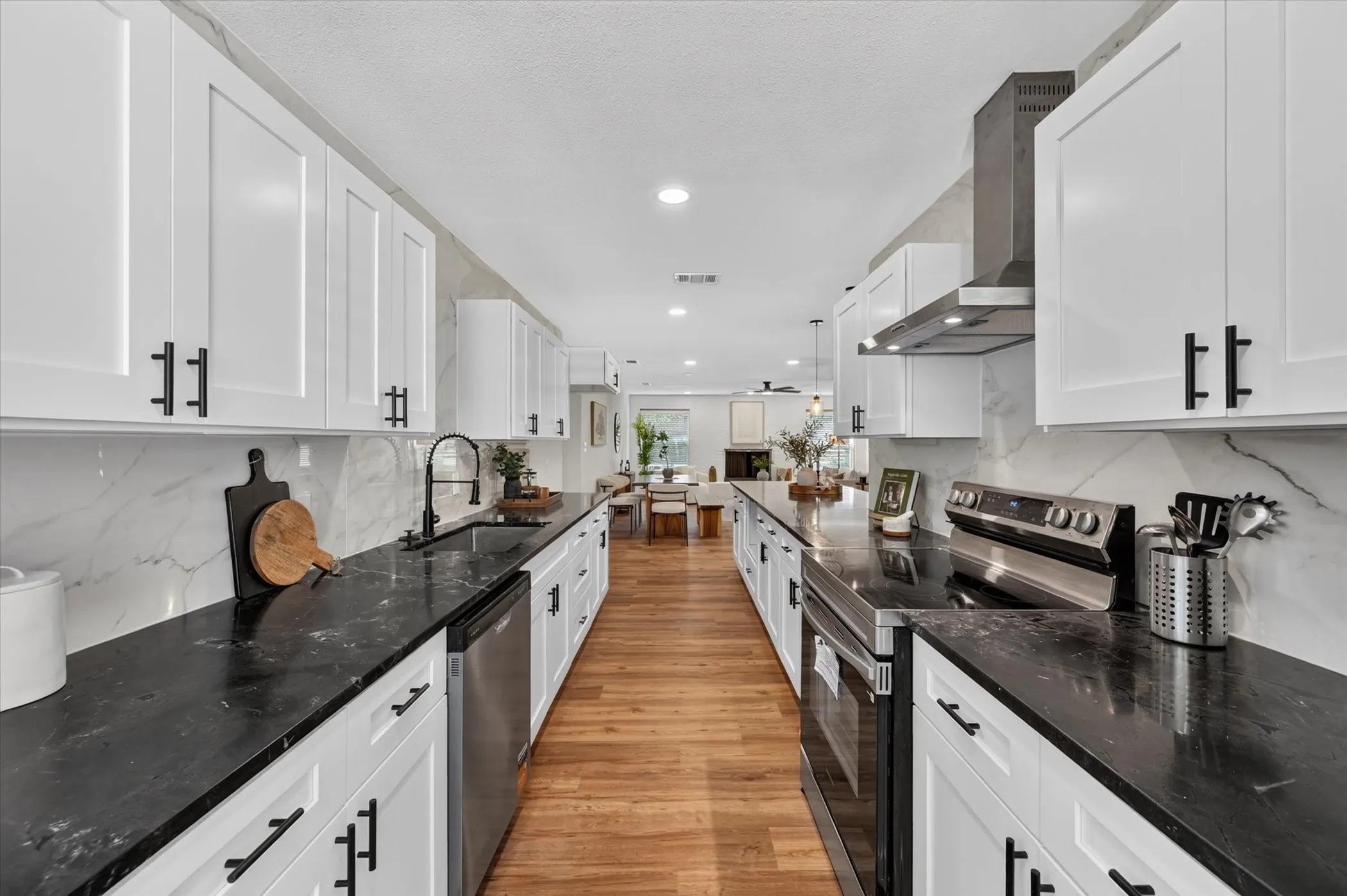 Single Family Residence For Sale in Johnson County , 4512 Cross Timber Road, Burleson, Texas 76028, 4 Bedroom, 2 Bathroom, 2 Garage spaces, 2,016 Sqft, built in 1975, mls#21390208, Real Estate Agent in Burleson, Homes For Sale in Johnson county, Homes For Sale in Burleson, Realtor in Burleson Texas, Real Estate Brokerage Independent Realty Texas, Luminita Cordes Realtor