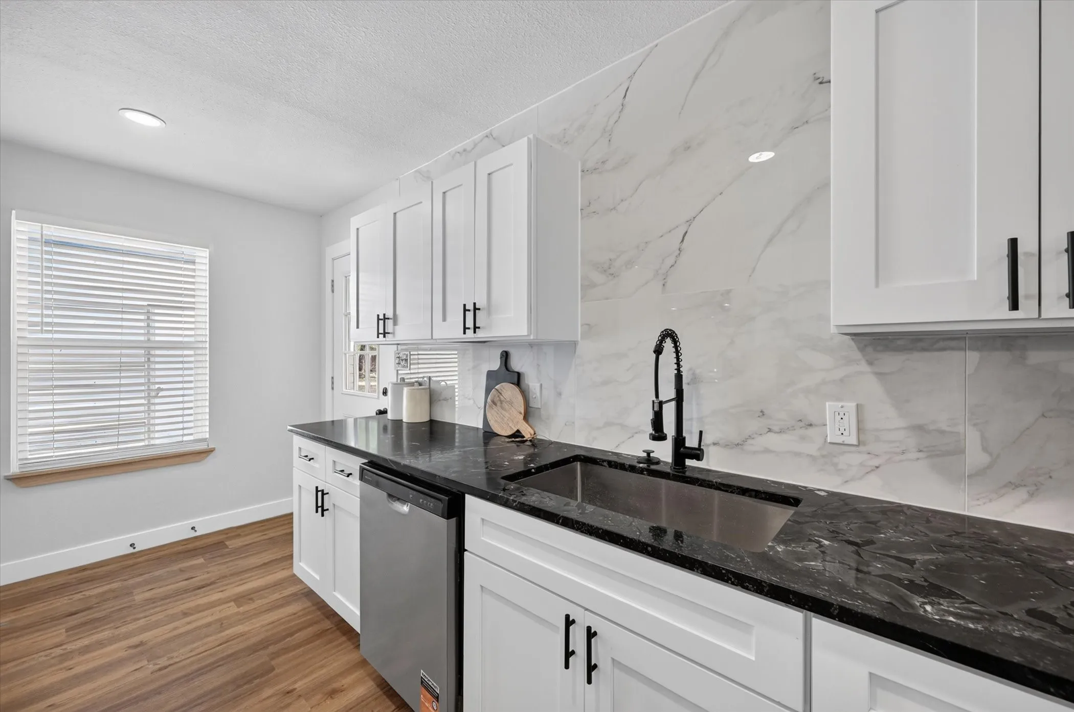Single Family Residence For Sale in Johnson County , 4512 Cross Timber Road, Burleson, Texas 76028, 4 Bedroom, 2 Bathroom, 2 Garage spaces, 2,016 Sqft, built in 1975, mls#21390208, Real Estate Agent in Burleson, Homes For Sale in Johnson county, Homes For Sale in Burleson, Realtor in Burleson Texas, Real Estate Brokerage Independent Realty Texas, Luminita Cordes Realtor