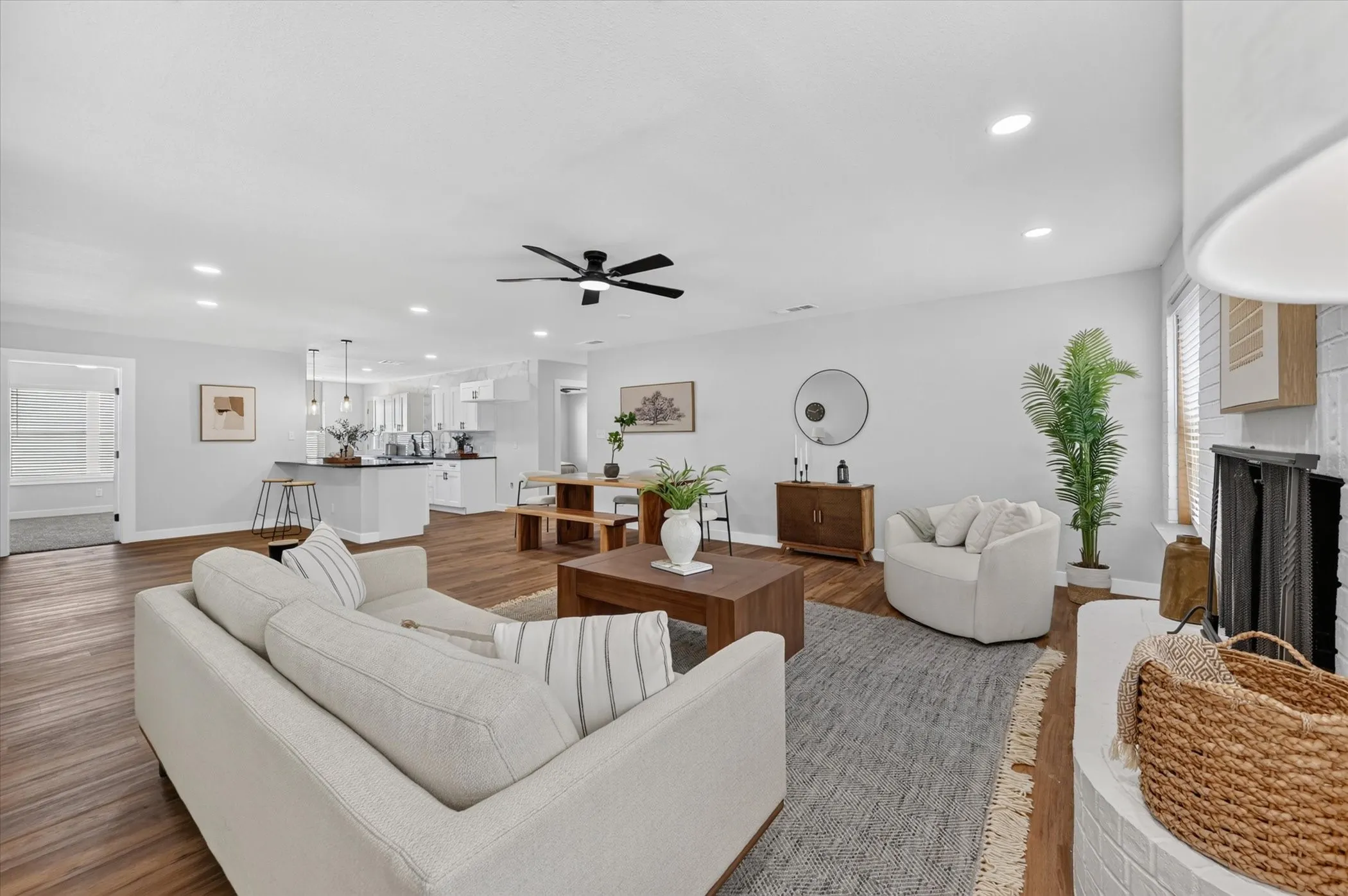 Single Family Residence For Sale in Johnson County , 4512 Cross Timber Road, Burleson, Texas 76028, 4 Bedroom, 2 Bathroom, 2 Garage spaces, 2,016 Sqft, built in 1975, mls#21390208, Real Estate Agent in Burleson, Homes For Sale in Johnson county, Homes For Sale in Burleson, Realtor in Burleson Texas, Real Estate Brokerage Independent Realty Texas, Luminita Cordes Realtor