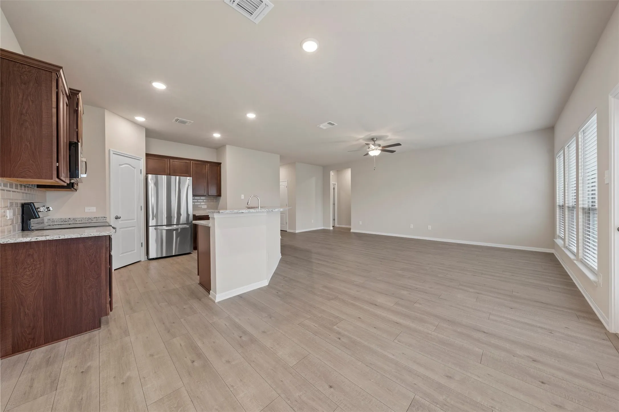 Single Family Residence For Rent in Bell County , 7445 Garden Glen Drive, Temple, Texas 76502, 3 Bedroom, 2 Bathroom, 2 Garage spaces, 1,531 Sqft, built in 2021, mls#21390898, Real Estate Agent in Temple, Homes For Rent in Bell county, Homes For Rent in Temple, Realtor in Temple Texas, Real Estate Brokerage Independent Realty Texas, Luminita Cordes Realtor