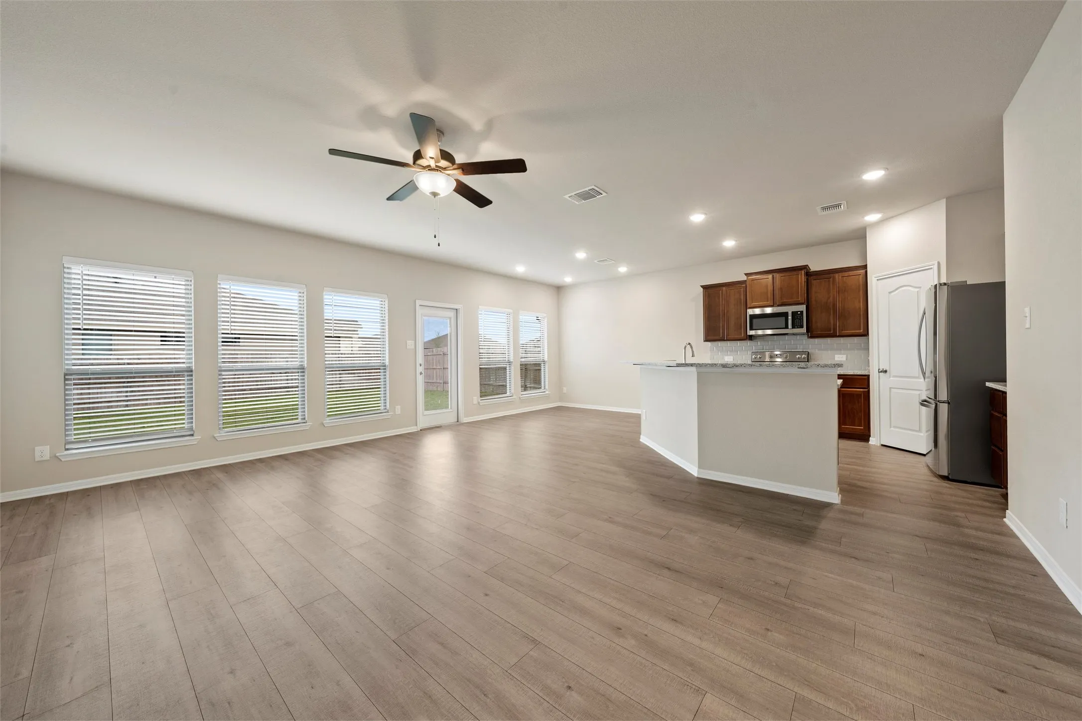 Single Family Residence For Rent in Bell County , 7445 Garden Glen Drive, Temple, Texas 76502, 3 Bedroom, 2 Bathroom, 2 Garage spaces, 1,531 Sqft, built in 2021, mls#21390898, Real Estate Agent in Temple, Homes For Rent in Bell county, Homes For Rent in Temple, Realtor in Temple Texas, Real Estate Brokerage Independent Realty Texas, Luminita Cordes Realtor