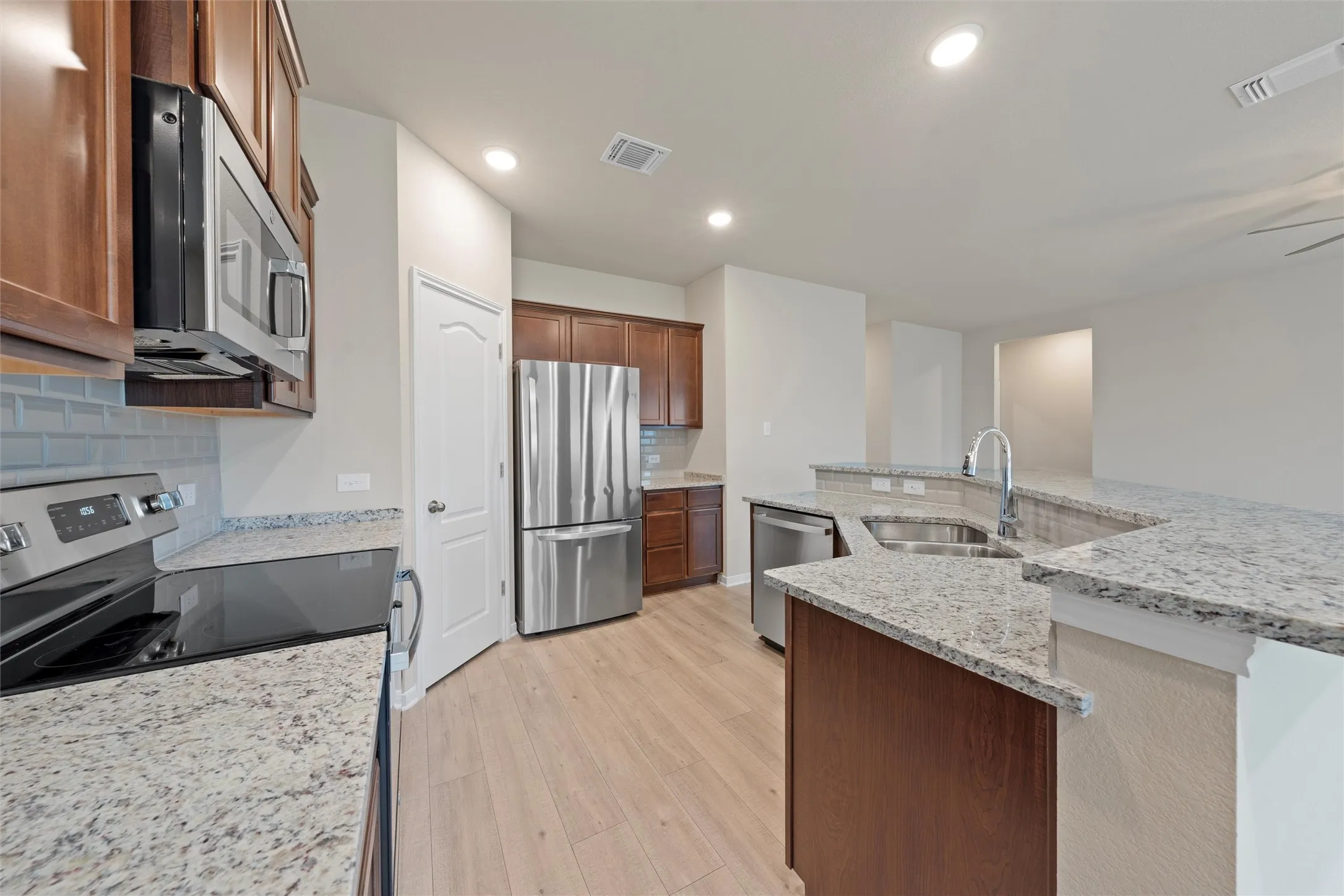 Single Family Residence For Rent in Bell County , 7445 Garden Glen Drive, Temple, Texas 76502, 3 Bedroom, 2 Bathroom, 2 Garage spaces, 1,531 Sqft, built in 2021, mls#21390898, Real Estate Agent in Temple, Homes For Rent in Bell county, Homes For Rent in Temple, Realtor in Temple Texas, Real Estate Brokerage Independent Realty Texas, Luminita Cordes Realtor