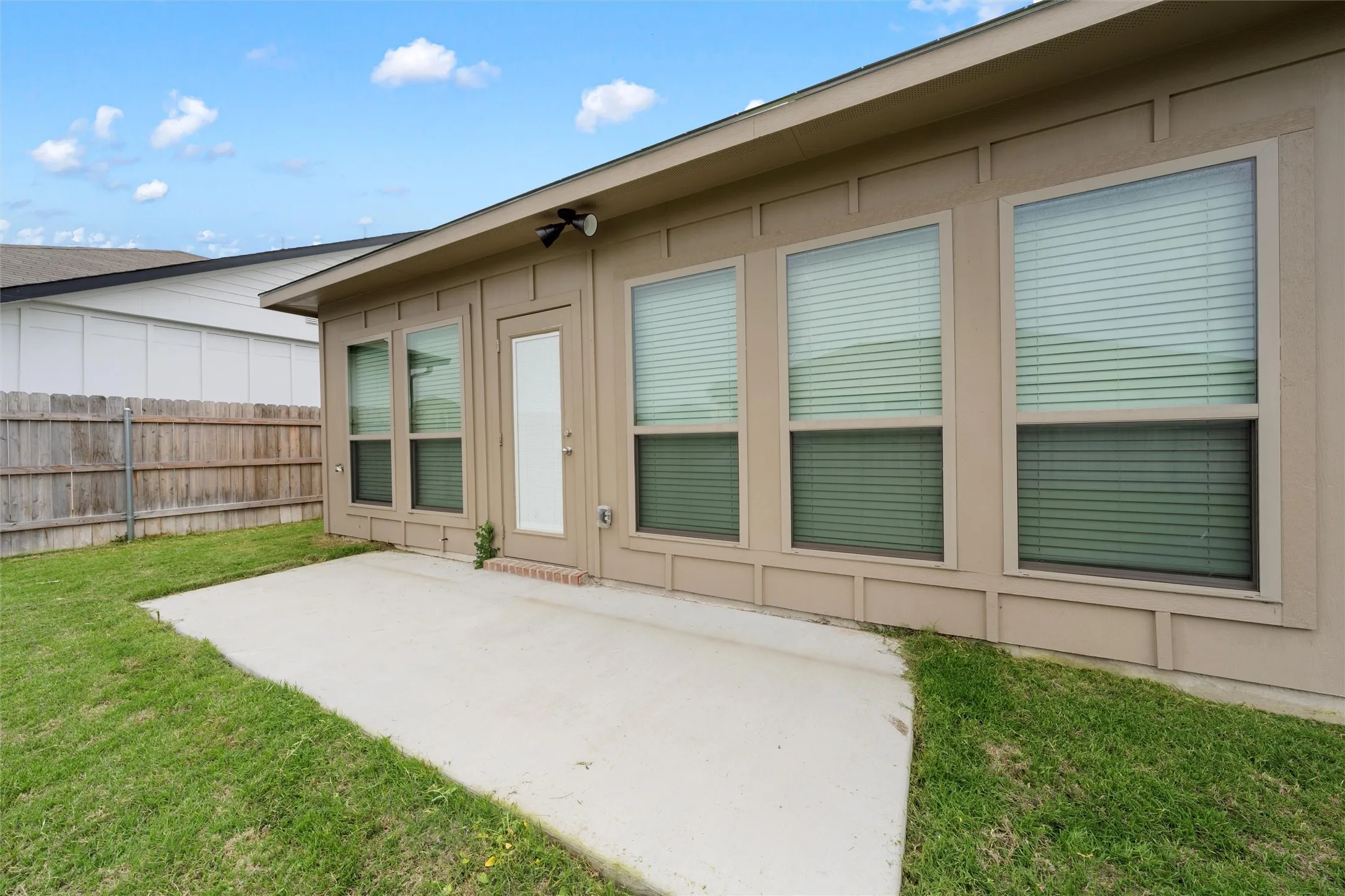 Single Family Residence For Rent in Bell County , 7445 Garden Glen Drive, Temple, Texas 76502, 3 Bedroom, 2 Bathroom, 2 Garage spaces, 1,531 Sqft, built in 2021, mls#21390898, Real Estate Agent in Temple, Homes For Rent in Bell county, Homes For Rent in Temple, Realtor in Temple Texas, Real Estate Brokerage Independent Realty Texas, Luminita Cordes Realtor