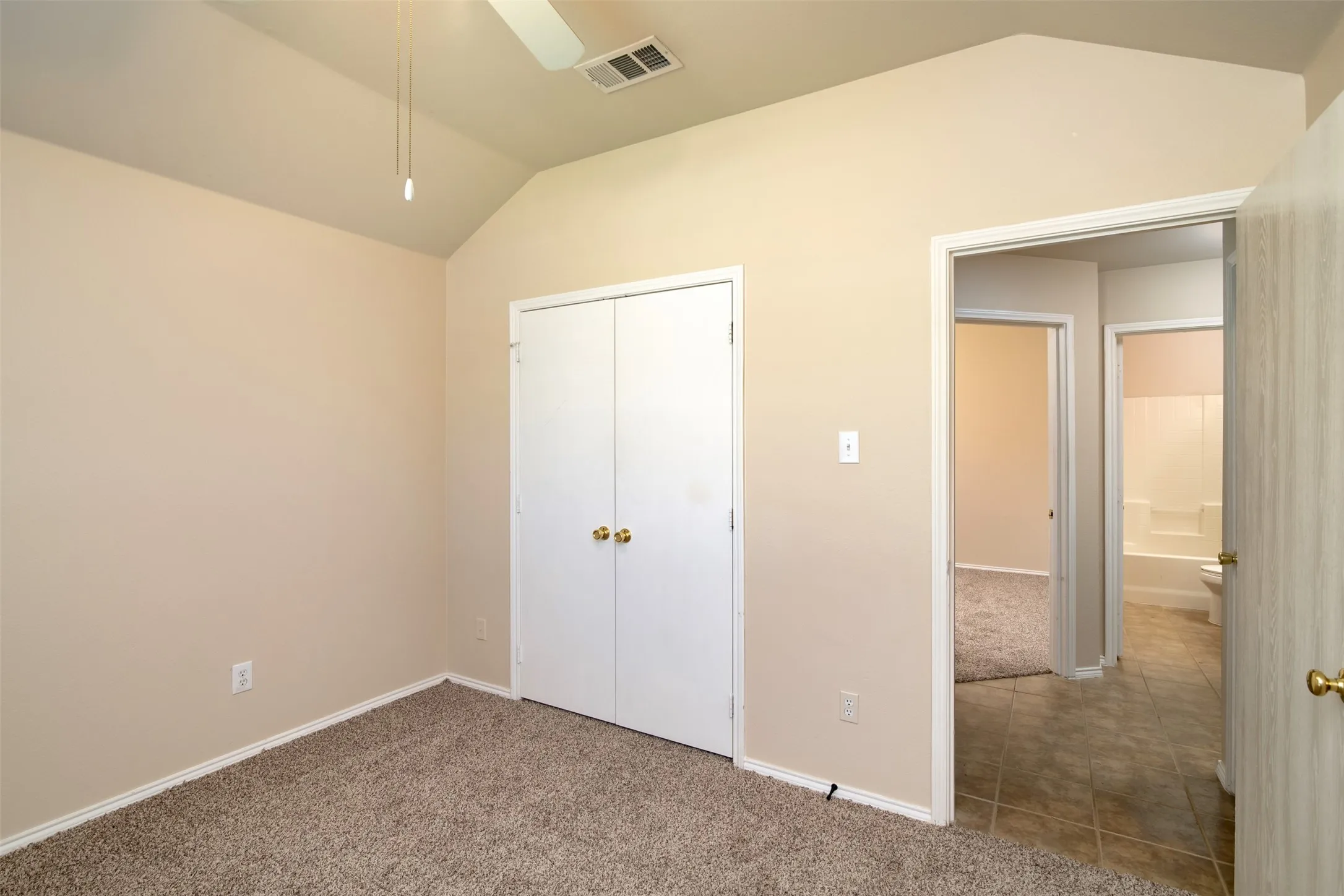 Single Family Residence For Rent in Denton County , 14617 Eaglemont Drive, Little Elm, Texas 75068, 3 Bedroom, 2 Bathroom, 2 Garage spaces, 1,522 Sqft, built in 2003, mls#21384512, Real Estate Agent in Little Elm, Homes For Rent in Denton county, Homes For Rent in Little Elm, Realtor in Little Elm Texas, Real Estate Brokerage Independent Realty Texas, Luminita Cordes Realtor