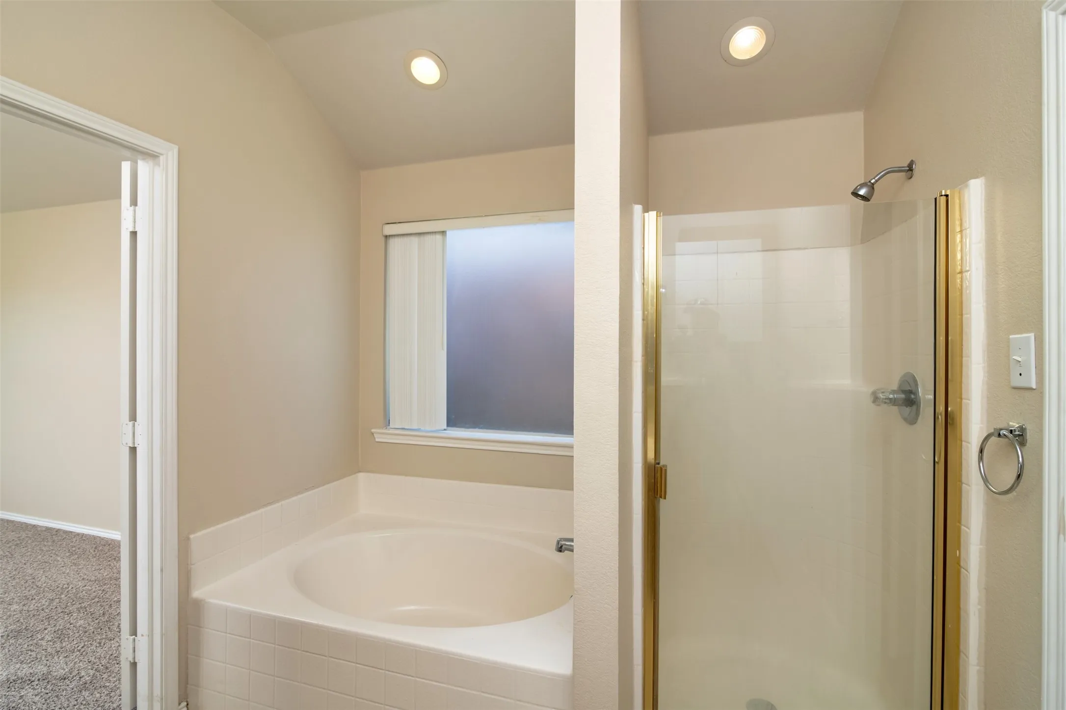Single Family Residence For Rent in Denton County , 14617 Eaglemont Drive, Little Elm, Texas 75068, 3 Bedroom, 2 Bathroom, 2 Garage spaces, 1,522 Sqft, built in 2003, mls#21384512, Real Estate Agent in Little Elm, Homes For Rent in Denton county, Homes For Rent in Little Elm, Realtor in Little Elm Texas, Real Estate Brokerage Independent Realty Texas, Luminita Cordes Realtor