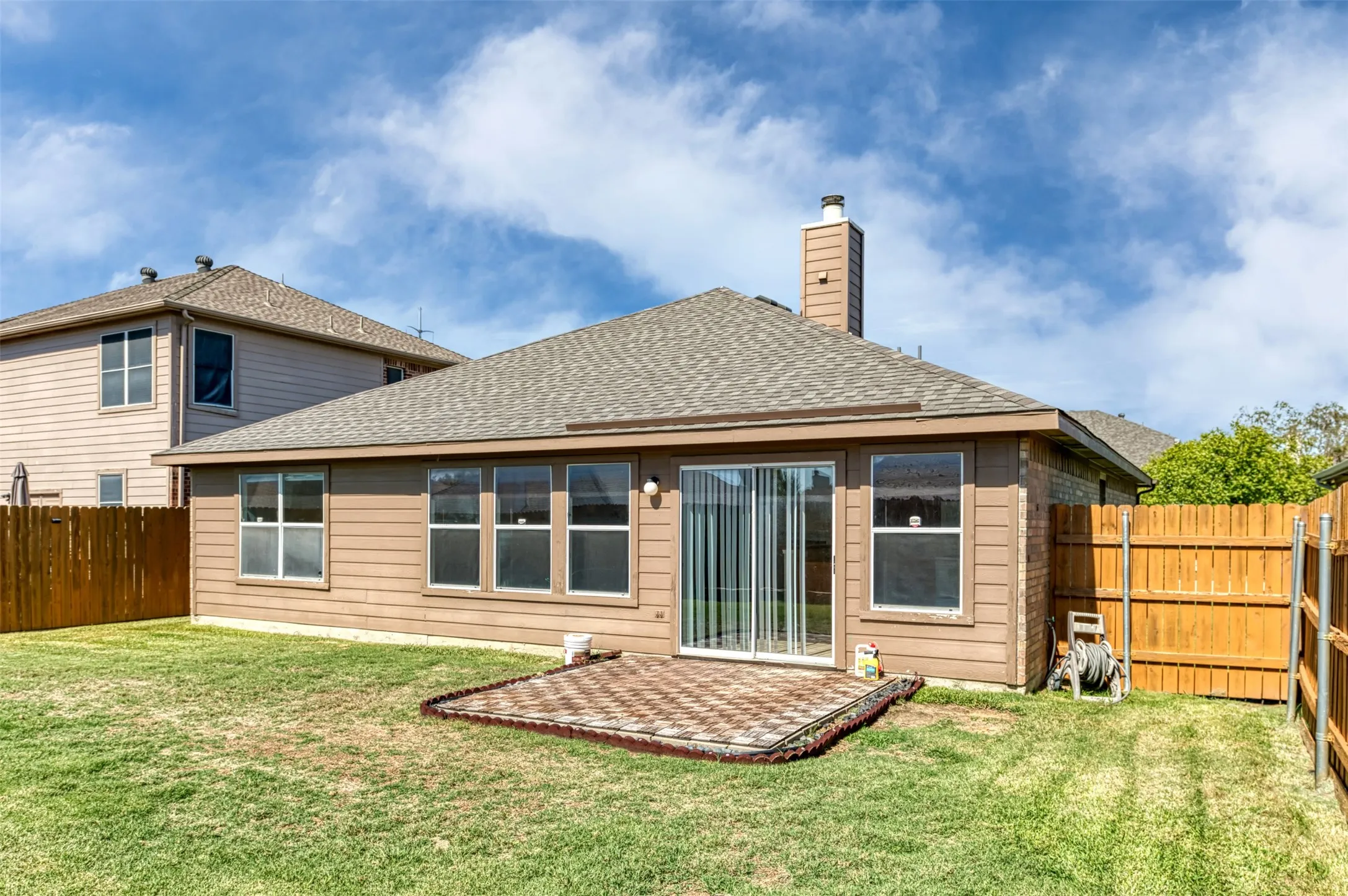 Single Family Residence For Rent in Denton County , 14617 Eaglemont Drive, Little Elm, Texas 75068, 3 Bedroom, 2 Bathroom, 2 Garage spaces, 1,522 Sqft, built in 2003, mls#21384512, Real Estate Agent in Little Elm, Homes For Rent in Denton county, Homes For Rent in Little Elm, Realtor in Little Elm Texas, Real Estate Brokerage Independent Realty Texas, Luminita Cordes Realtor