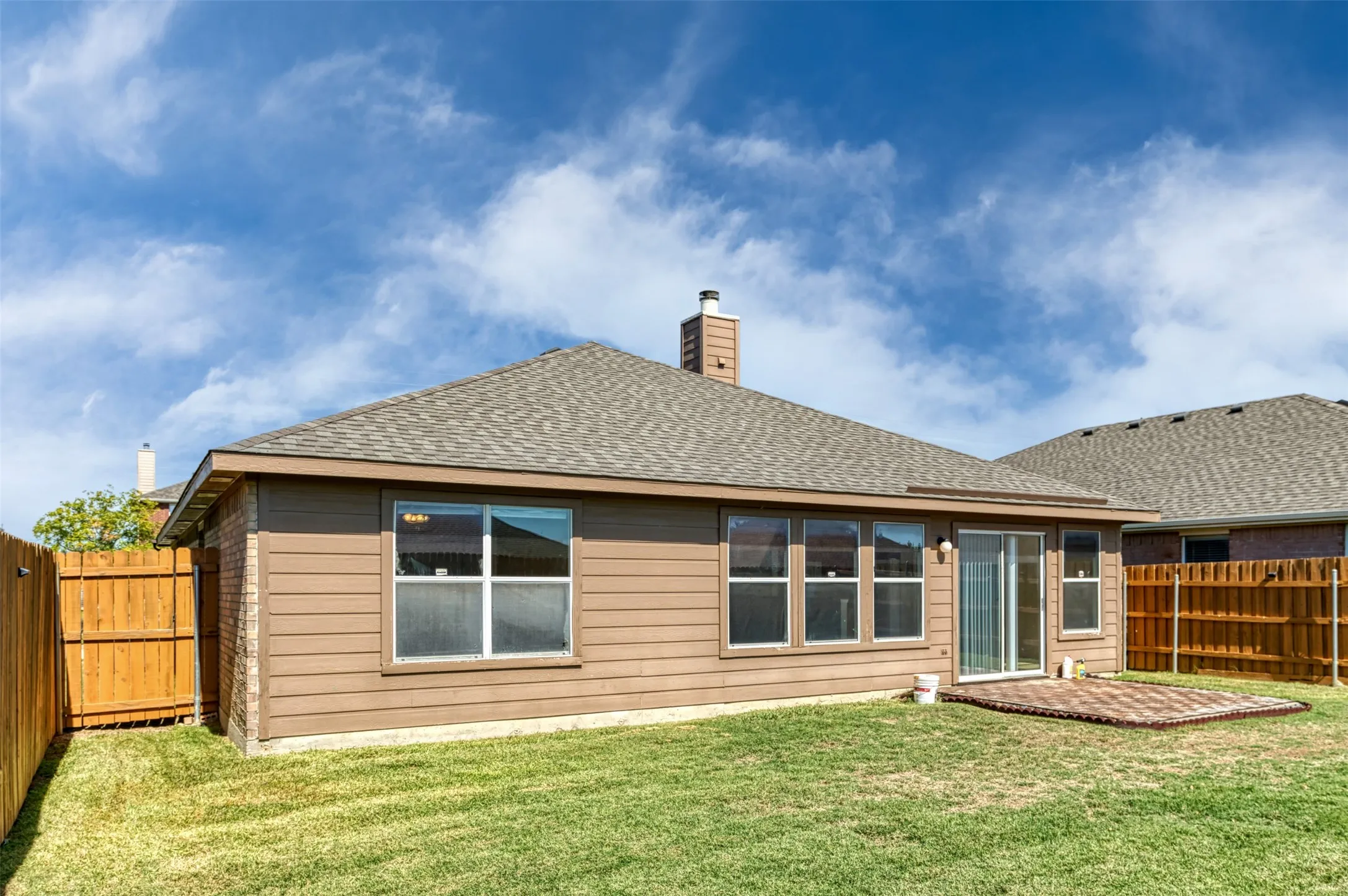 Single Family Residence For Rent in Denton County , 14617 Eaglemont Drive, Little Elm, Texas 75068, 3 Bedroom, 2 Bathroom, 2 Garage spaces, 1,522 Sqft, built in 2003, mls#21384512, Real Estate Agent in Little Elm, Homes For Rent in Denton county, Homes For Rent in Little Elm, Realtor in Little Elm Texas, Real Estate Brokerage Independent Realty Texas, Luminita Cordes Realtor