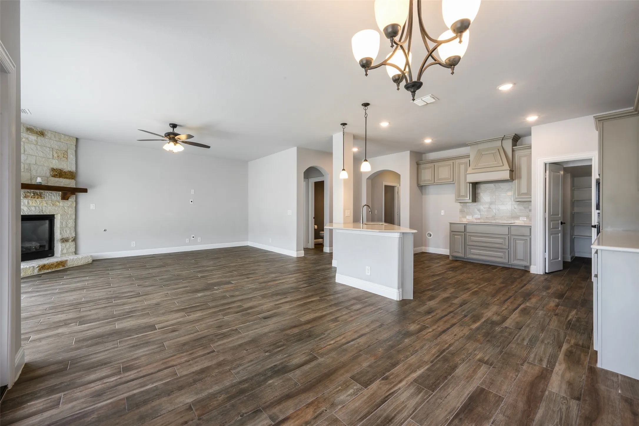 Single Family Residence For Sale in Denton County , 4509 Stillhouse Hollow Lane, Denton, Texas 76226, 5 Bedroom, 4 Bathroom, 2 Garage spaces, 3,274 Sqft, built in 2019, mls#21390031, Real Estate Agent in Denton, Homes For Sale in Denton county, Homes For Sale in Denton, Realtor in Denton Texas, Real Estate Brokerage Independent Realty Texas, Luminita Cordes Realtor