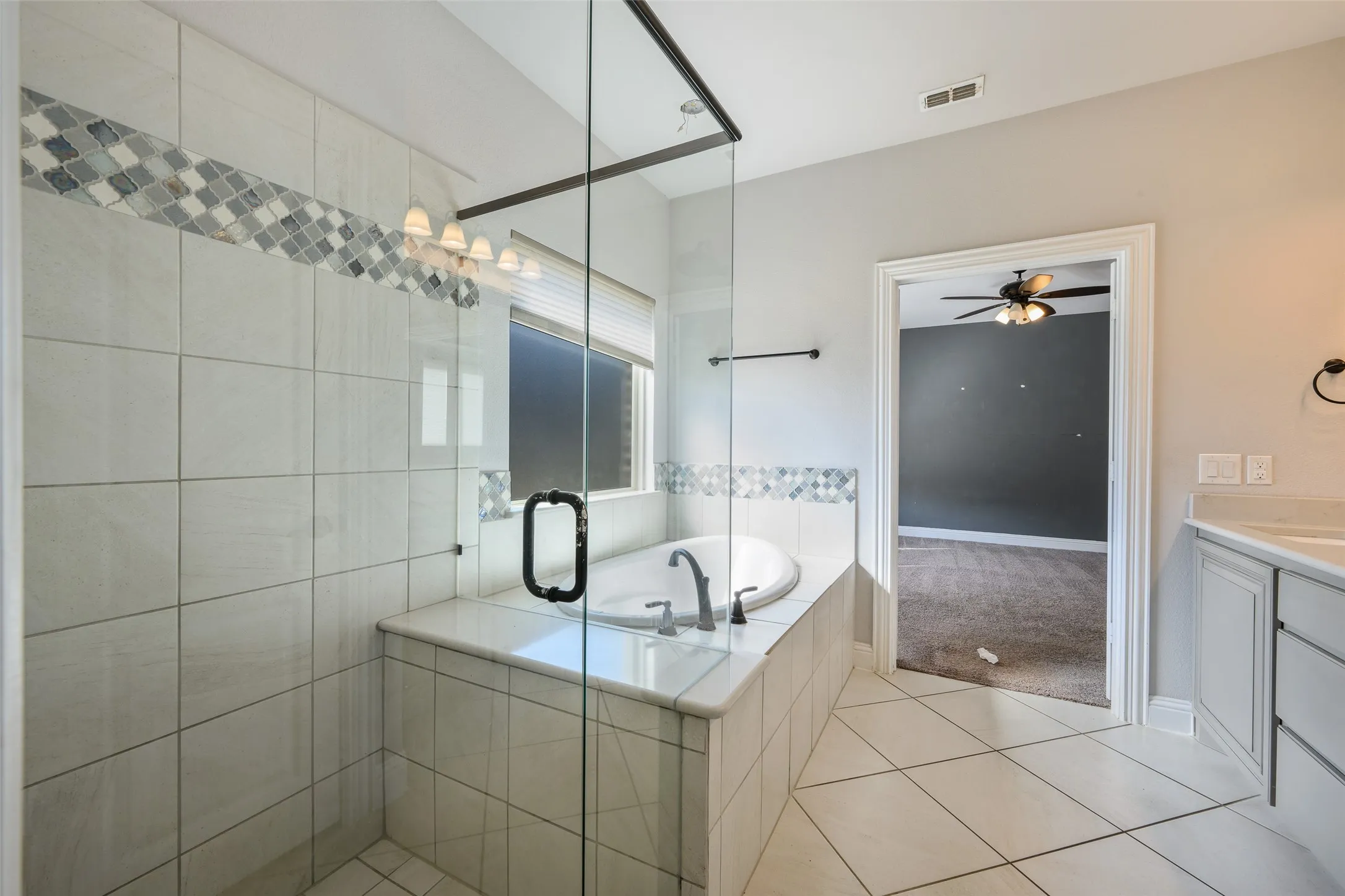 Single Family Residence For Sale in Denton County , 4509 Stillhouse Hollow Lane, Denton, Texas 76226, 5 Bedroom, 4 Bathroom, 2 Garage spaces, 3,274 Sqft, built in 2019, mls#21390031, Real Estate Agent in Denton, Homes For Sale in Denton county, Homes For Sale in Denton, Realtor in Denton Texas, Real Estate Brokerage Independent Realty Texas, Luminita Cordes Realtor