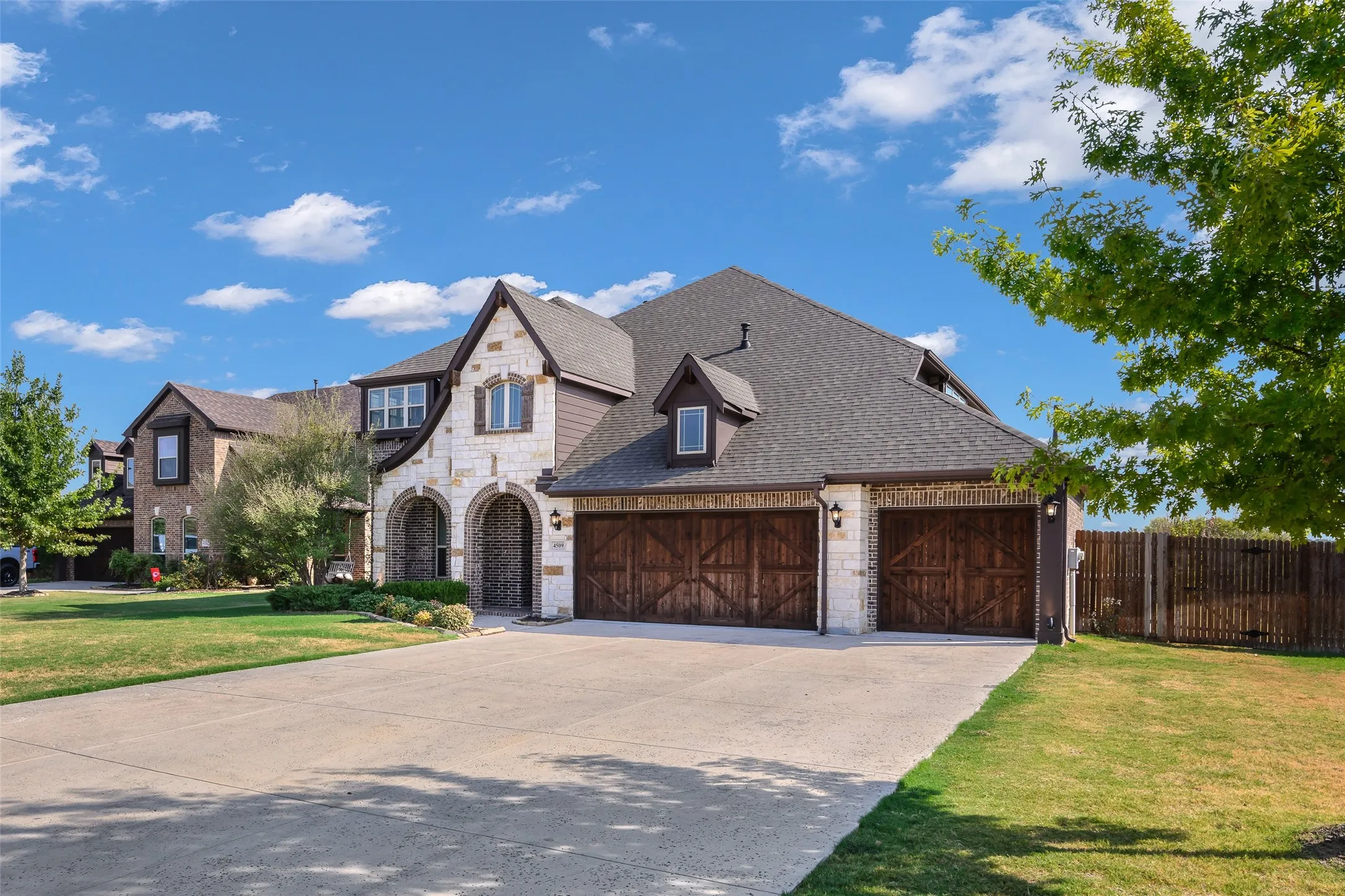 Single Family Residence For Sale in Denton County , 4509 Stillhouse Hollow Lane, Denton, Texas 76226, 5 Bedroom, 4 Bathroom, 2 Garage spaces, 3,274 Sqft, built in 2019, mls#21390031, Real Estate Agent in Denton, Homes For Sale in Denton county, Homes For Sale in Denton, Realtor in Denton Texas, Real Estate Brokerage Independent Realty Texas, Luminita Cordes Realtor