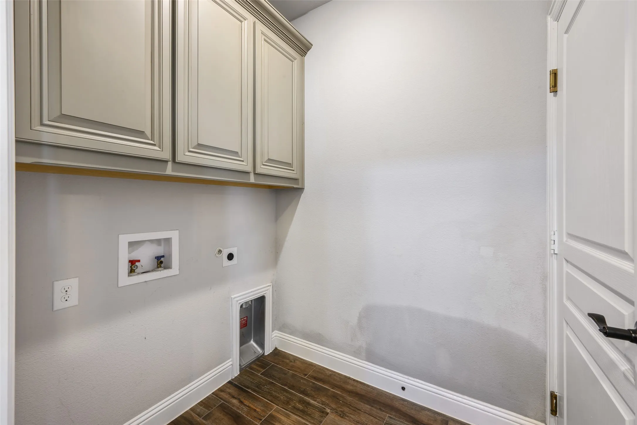 Single Family Residence For Sale in Denton County , 4509 Stillhouse Hollow Lane, Denton, Texas 76226, 5 Bedroom, 4 Bathroom, 2 Garage spaces, 3,274 Sqft, built in 2019, mls#21390031, Real Estate Agent in Denton, Homes For Sale in Denton county, Homes For Sale in Denton, Realtor in Denton Texas, Real Estate Brokerage Independent Realty Texas, Luminita Cordes Realtor