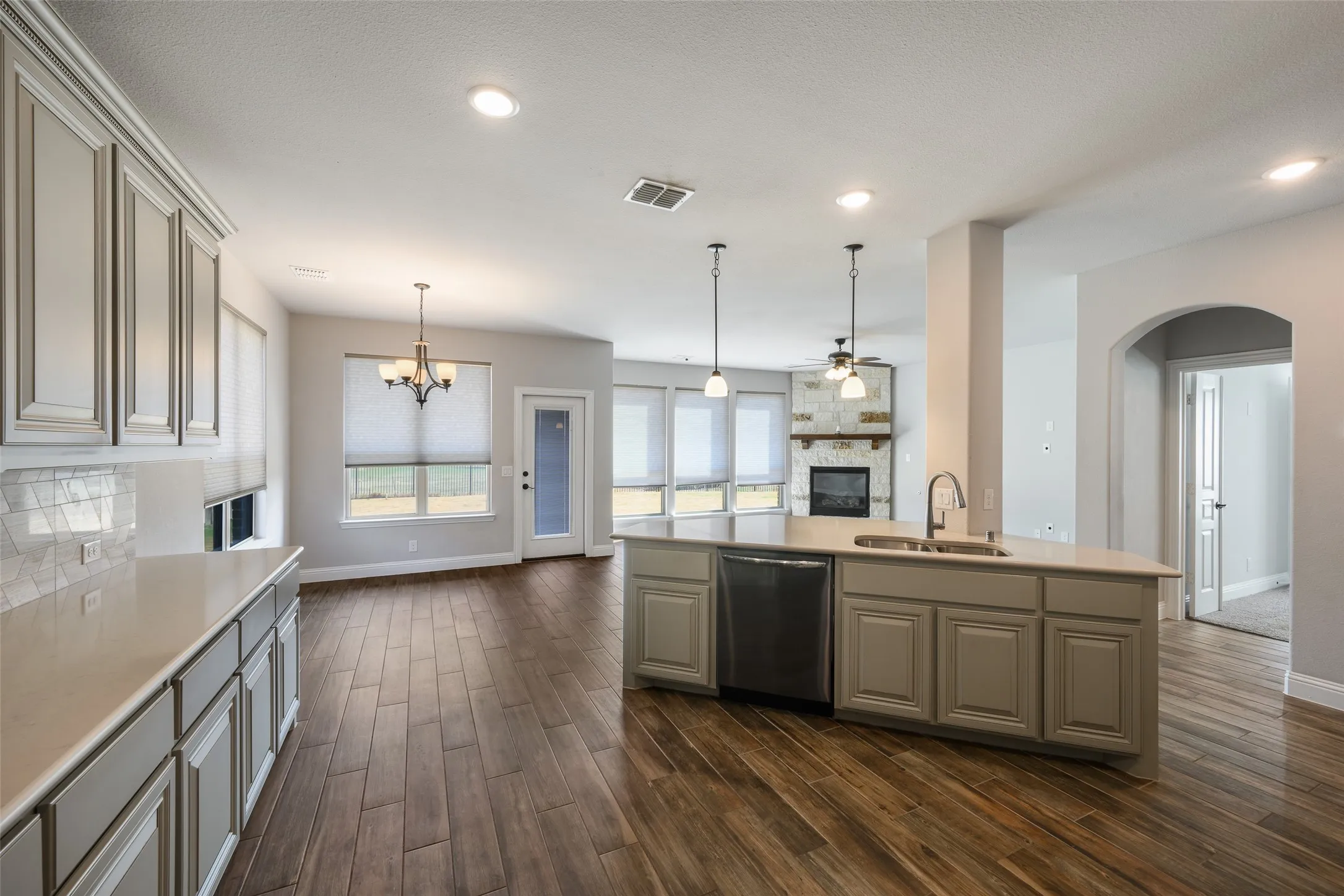Single Family Residence For Sale in Denton County , 4509 Stillhouse Hollow Lane, Denton, Texas 76226, 5 Bedroom, 4 Bathroom, 2 Garage spaces, 3,274 Sqft, built in 2019, mls#21390031, Real Estate Agent in Denton, Homes For Sale in Denton county, Homes For Sale in Denton, Realtor in Denton Texas, Real Estate Brokerage Independent Realty Texas, Luminita Cordes Realtor