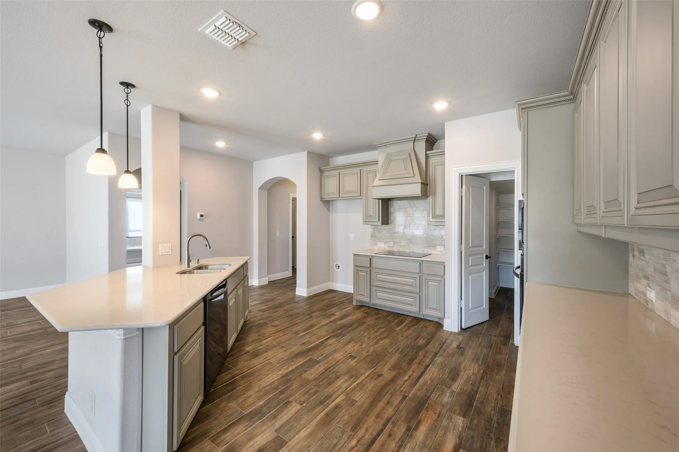Single Family Residence For Sale in Denton County , 4509 Stillhouse Hollow Lane, Denton, Texas 76226, 5 Bedroom, 4 Bathroom, 2 Garage spaces, 3,274 Sqft, built in 2019, mls#21390031, Real Estate Agent in Denton, Homes For Sale in Denton county, Homes For Sale in Denton, Realtor in Denton Texas, Real Estate Brokerage Independent Realty Texas, Luminita Cordes Realtor