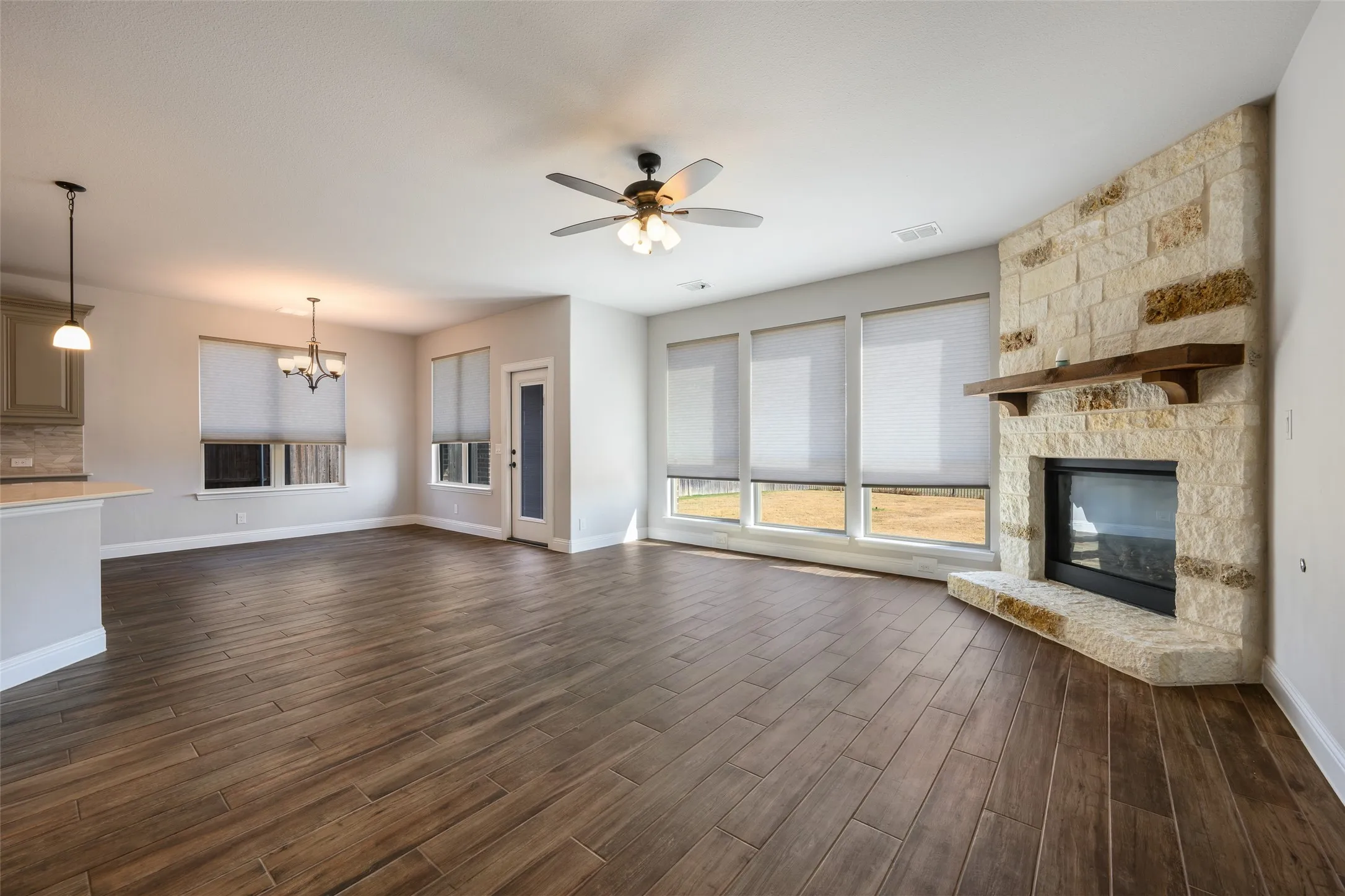 Single Family Residence For Sale in Denton County , 4509 Stillhouse Hollow Lane, Denton, Texas 76226, 5 Bedroom, 4 Bathroom, 2 Garage spaces, 3,274 Sqft, built in 2019, mls#21390031, Real Estate Agent in Denton, Homes For Sale in Denton county, Homes For Sale in Denton, Realtor in Denton Texas, Real Estate Brokerage Independent Realty Texas, Luminita Cordes Realtor