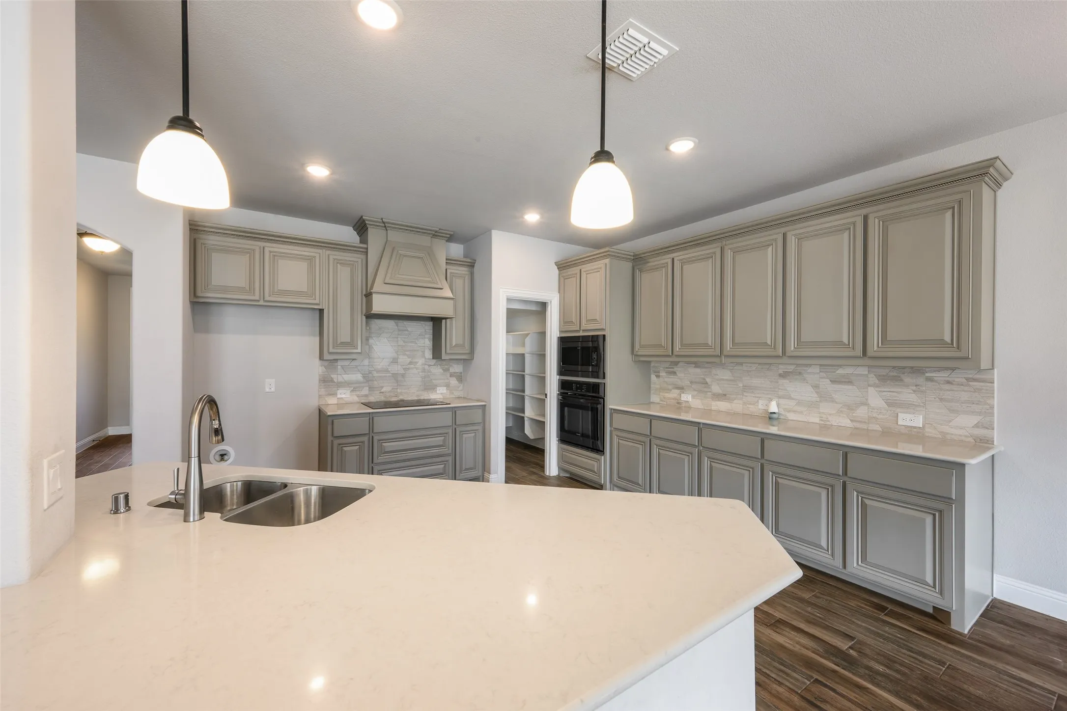 Single Family Residence For Sale in Denton County , 4509 Stillhouse Hollow Lane, Denton, Texas 76226, 5 Bedroom, 4 Bathroom, 2 Garage spaces, 3,274 Sqft, built in 2019, mls#21390031, Real Estate Agent in Denton, Homes For Sale in Denton county, Homes For Sale in Denton, Realtor in Denton Texas, Real Estate Brokerage Independent Realty Texas, Luminita Cordes Realtor