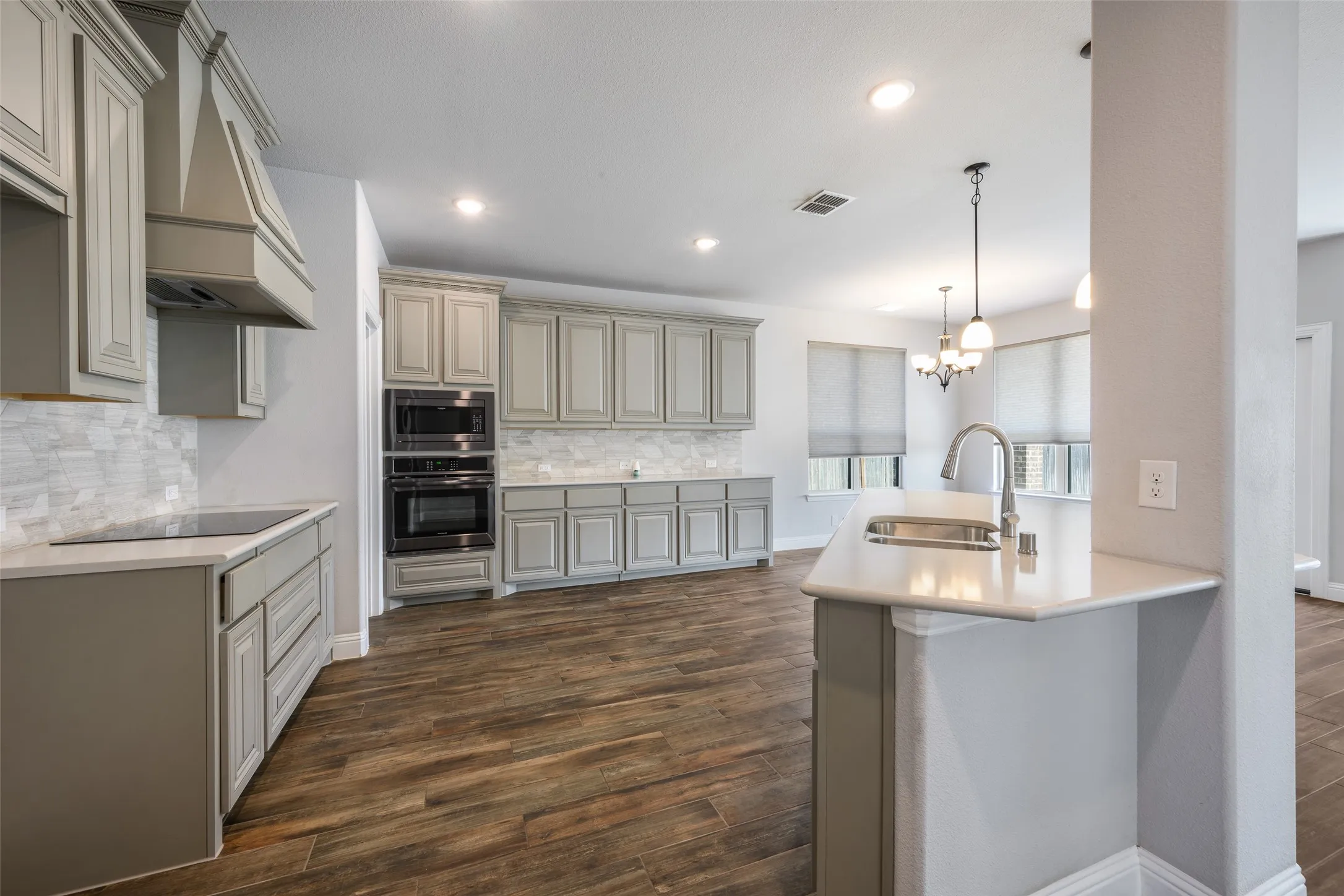 Single Family Residence For Sale in Denton County , 4509 Stillhouse Hollow Lane, Denton, Texas 76226, 5 Bedroom, 4 Bathroom, 2 Garage spaces, 3,274 Sqft, built in 2019, mls#21390031, Real Estate Agent in Denton, Homes For Sale in Denton county, Homes For Sale in Denton, Realtor in Denton Texas, Real Estate Brokerage Independent Realty Texas, Luminita Cordes Realtor